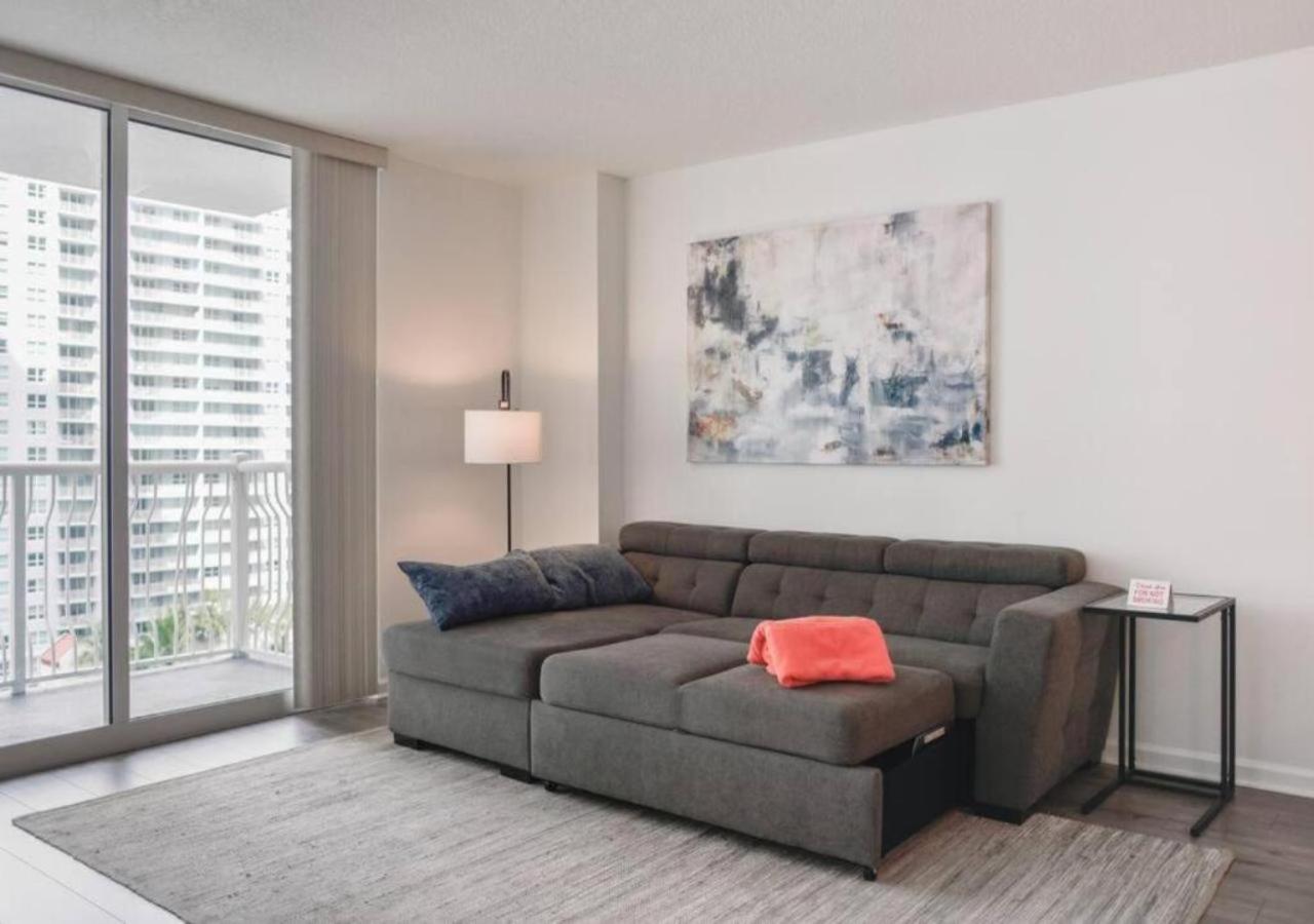 One-Bedroom Apartment with City View photo 1