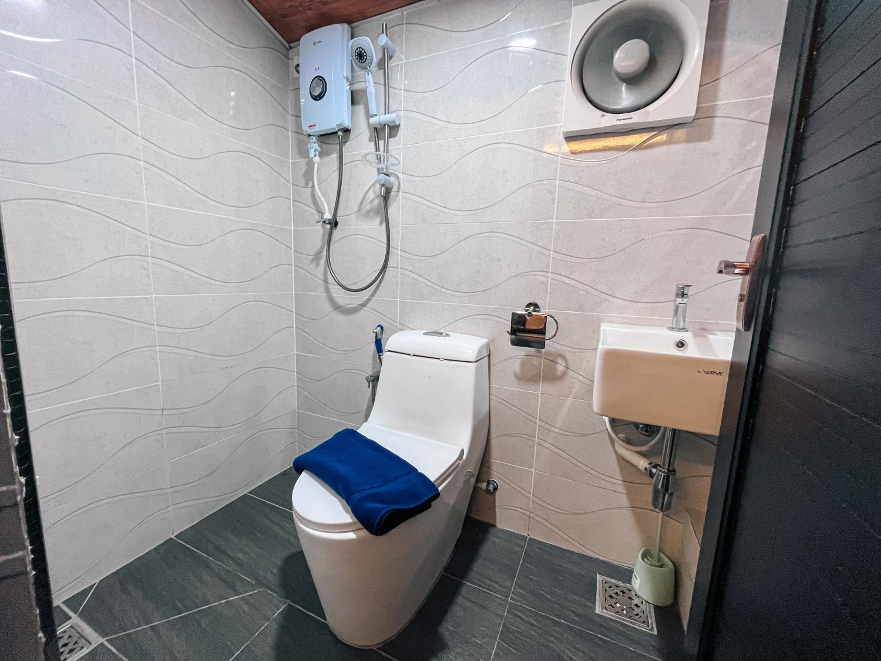 Three-Bedroom Apartment - Photo 14