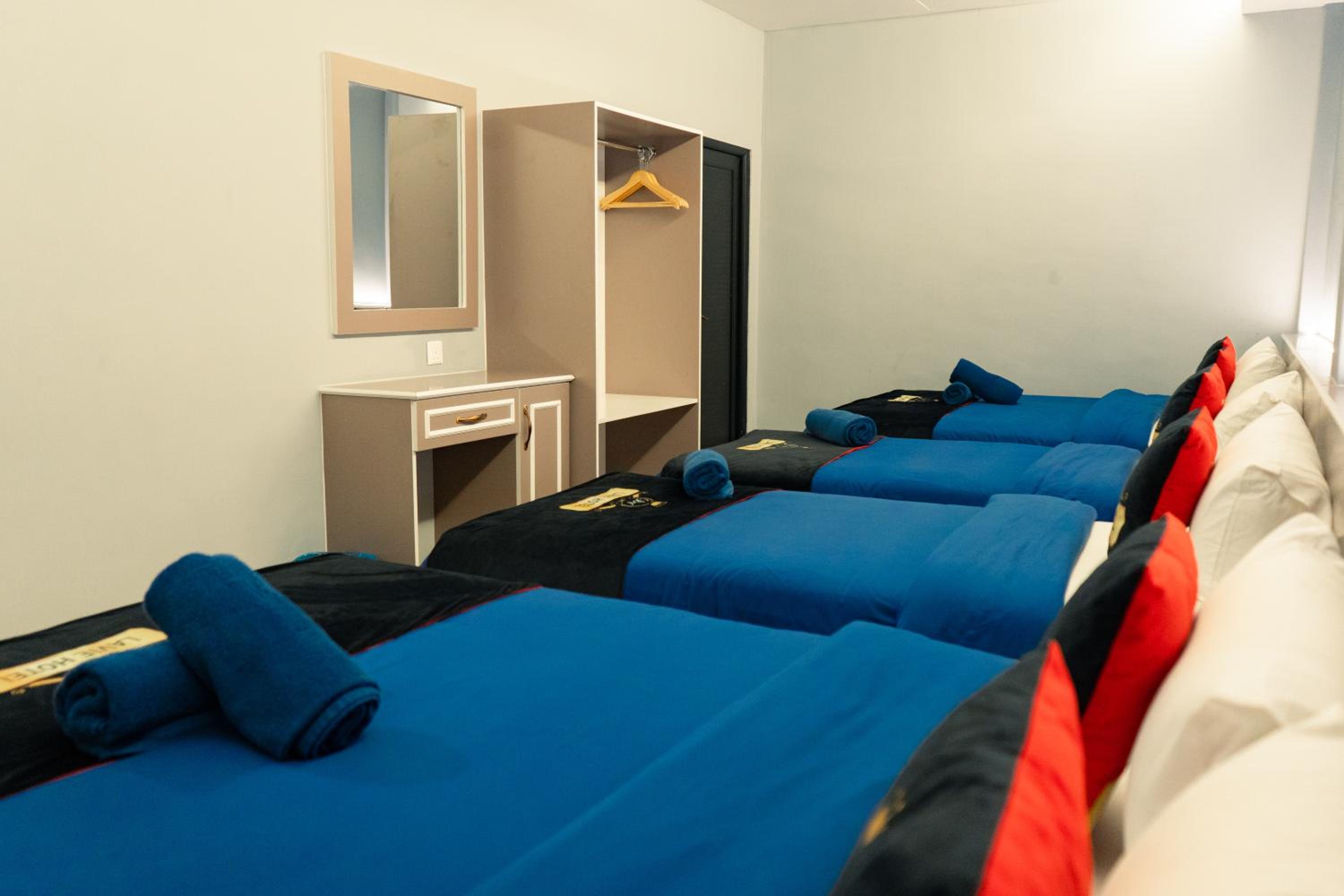 Three-Bedroom Apartment - Photo 7