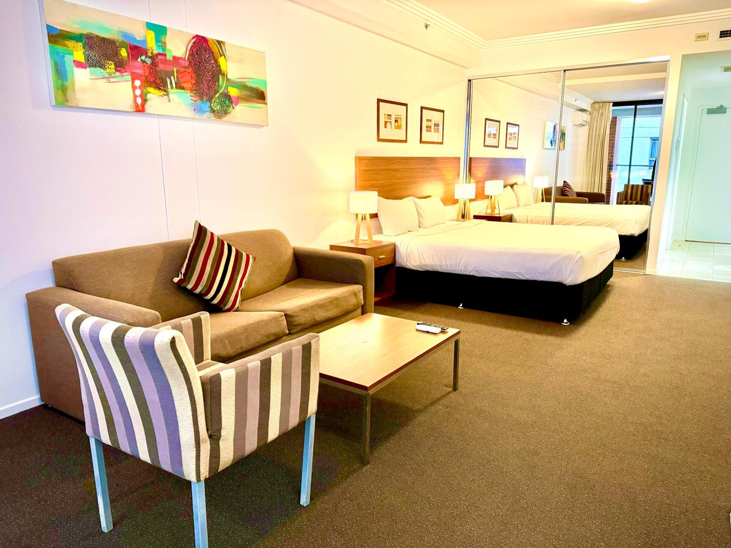 Deluxe Executive Studio Apartment (Daily Housekeeping) thumbnail 5