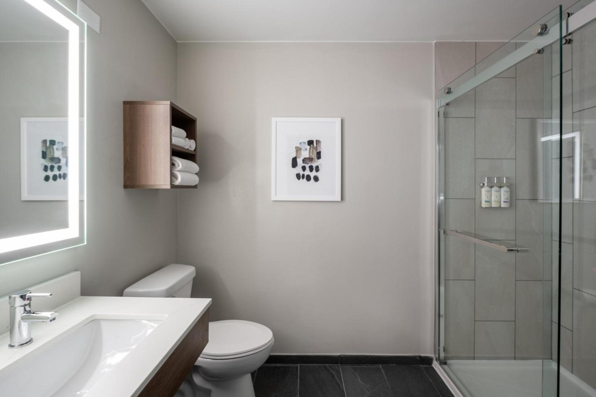 King Studio Suite - Photo 2