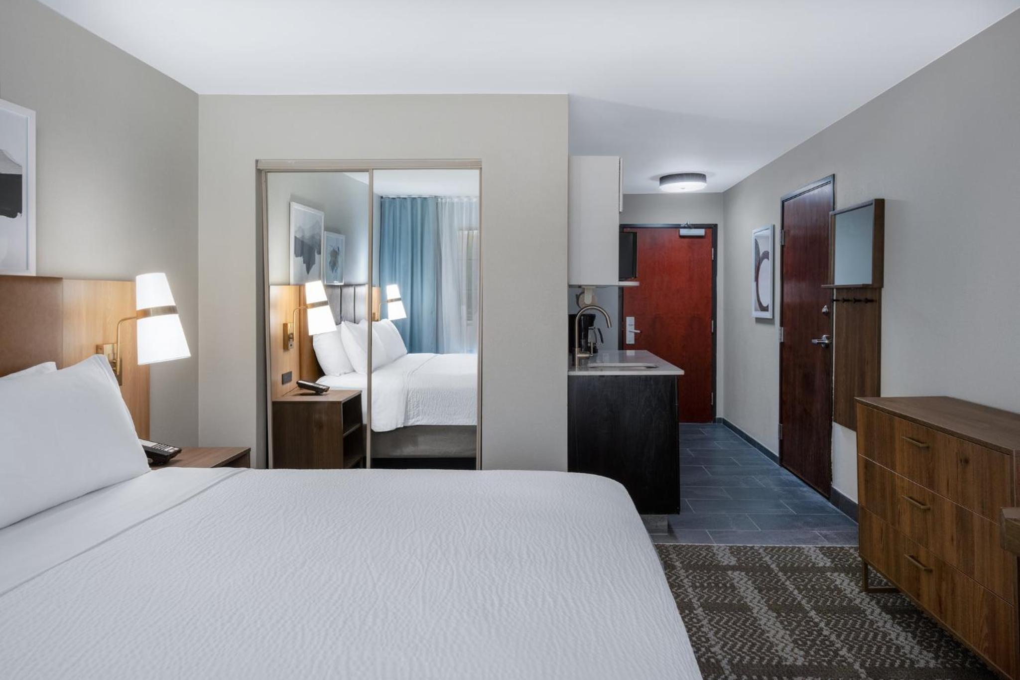 King Studio Suite - Photo 5
