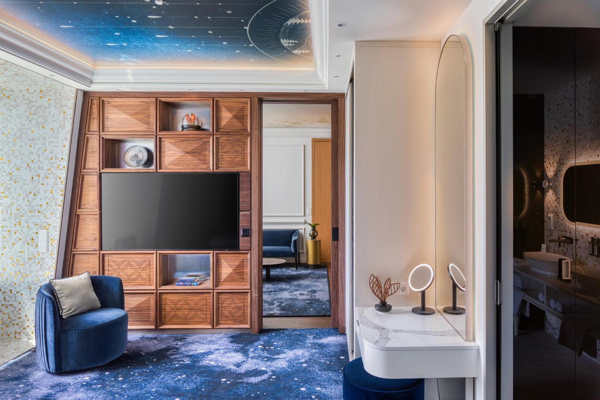 Cosmos Suite - Photo 5