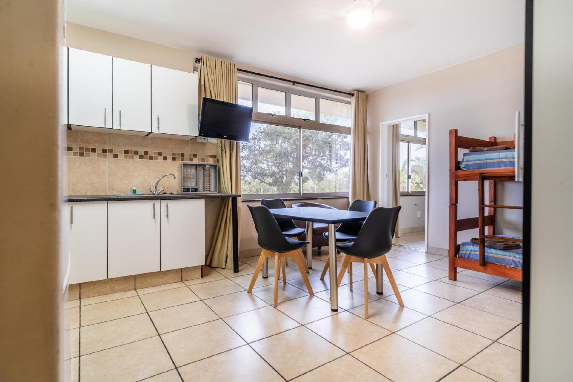4 Sleeper Flat, seaside photo 2