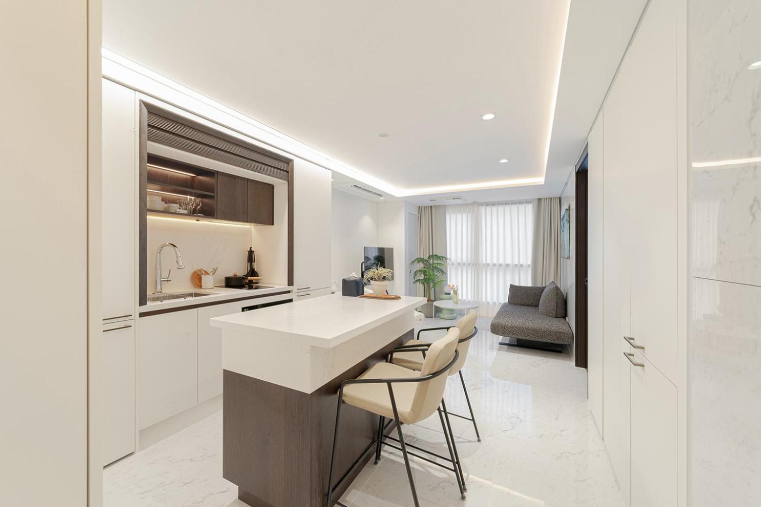 Premier Suite - Photo 13