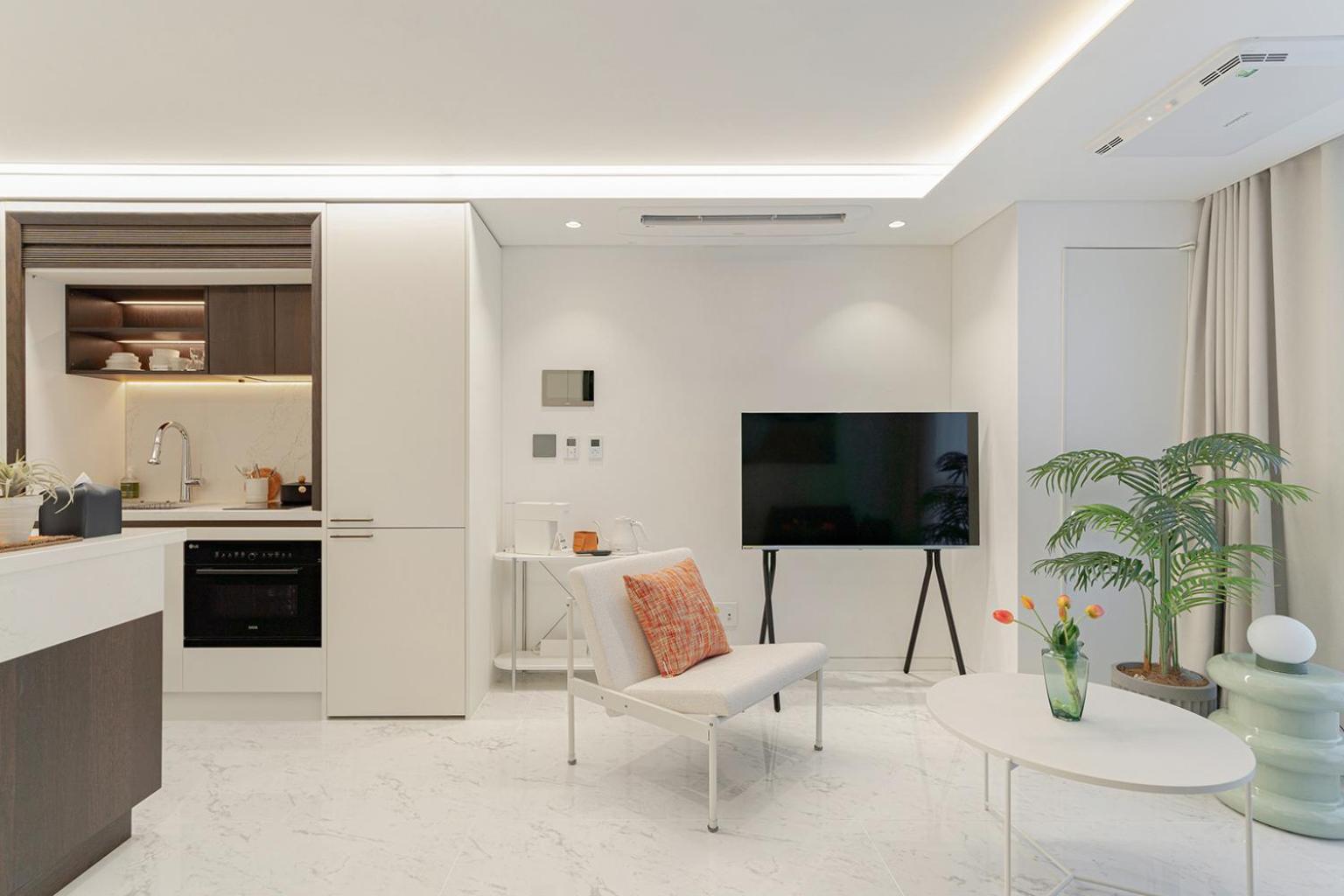Premier Suite - Photo 16