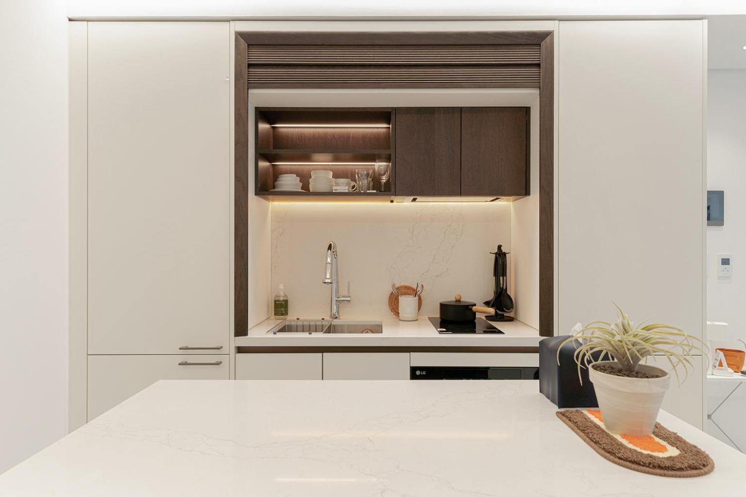 Premier Suite - Photo 12