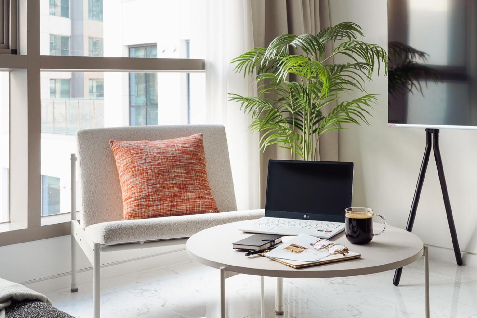 Premier Suite - Photo 17