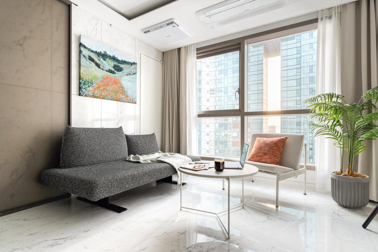 Premier Suite - Photo 9