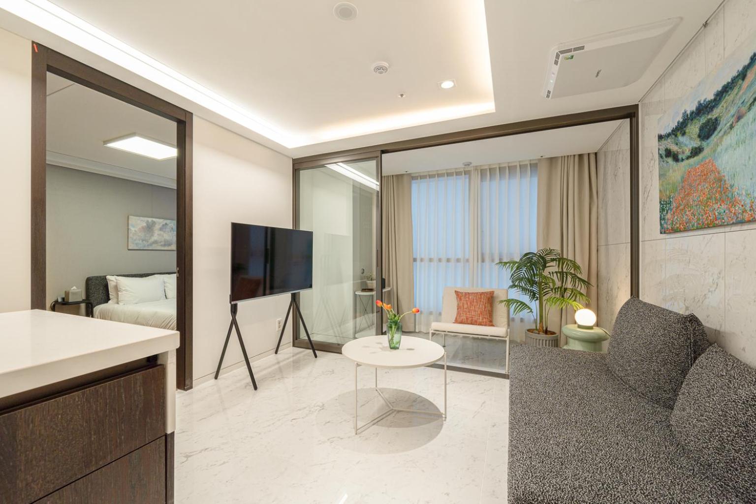 Premier Suite - Photo 8
