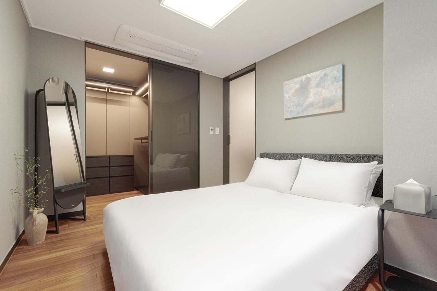 Premier Suite - Photo 5
