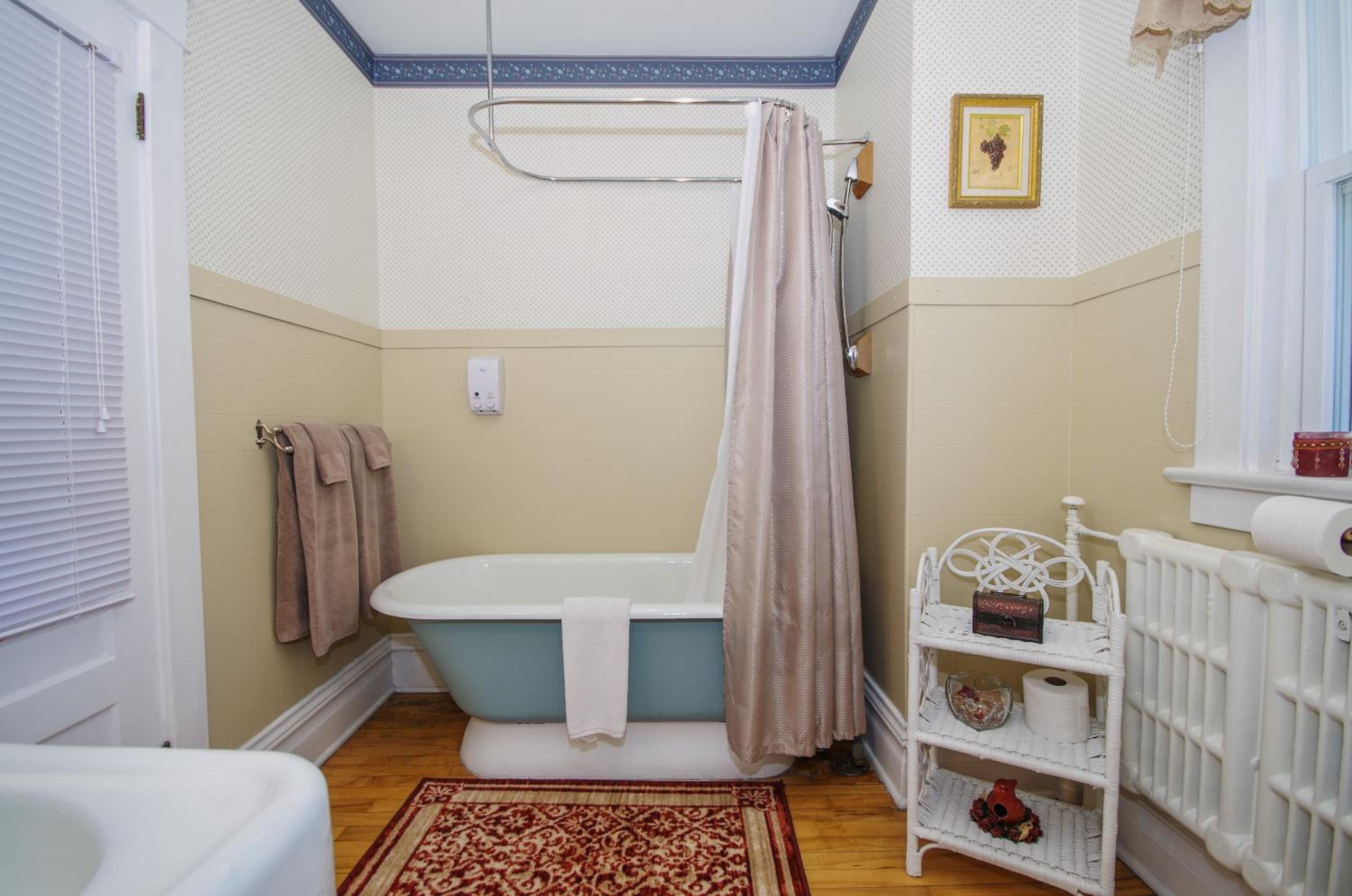 Queen Room photo 3