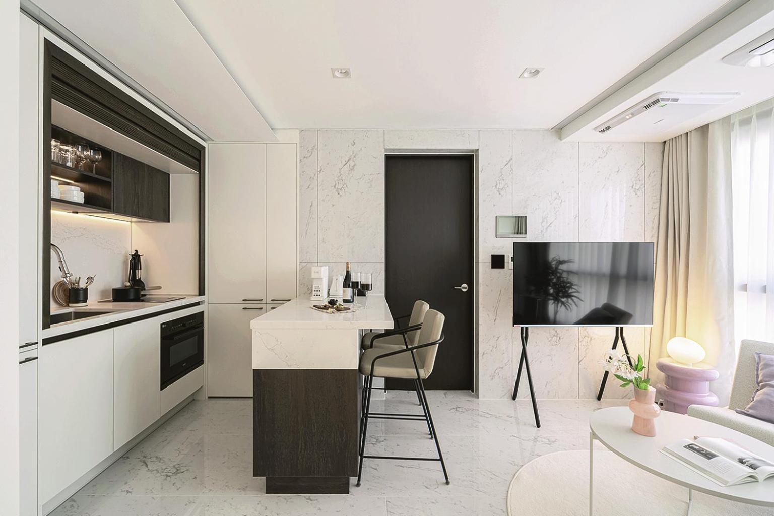 Family Two Room - Photo 15