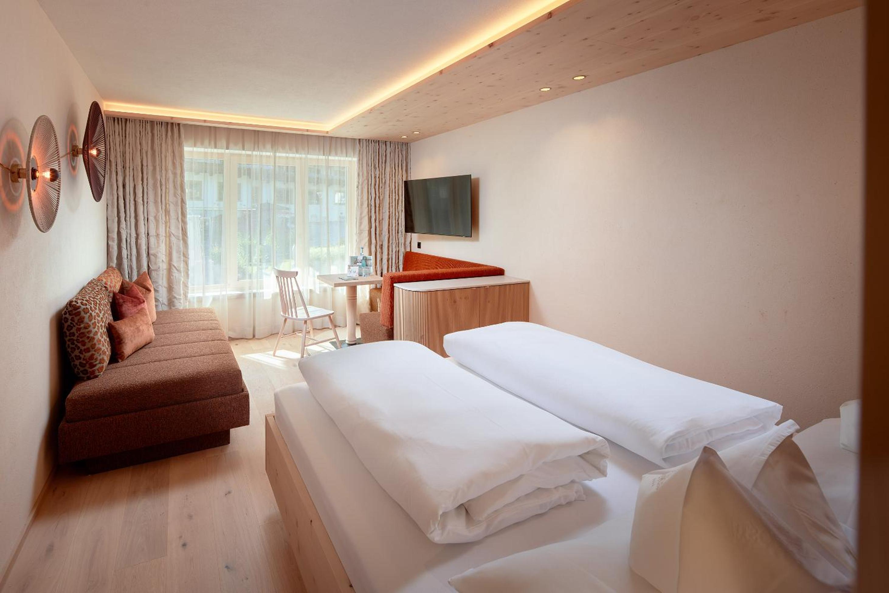 Junior Suite (3 Adults) - Photo 4