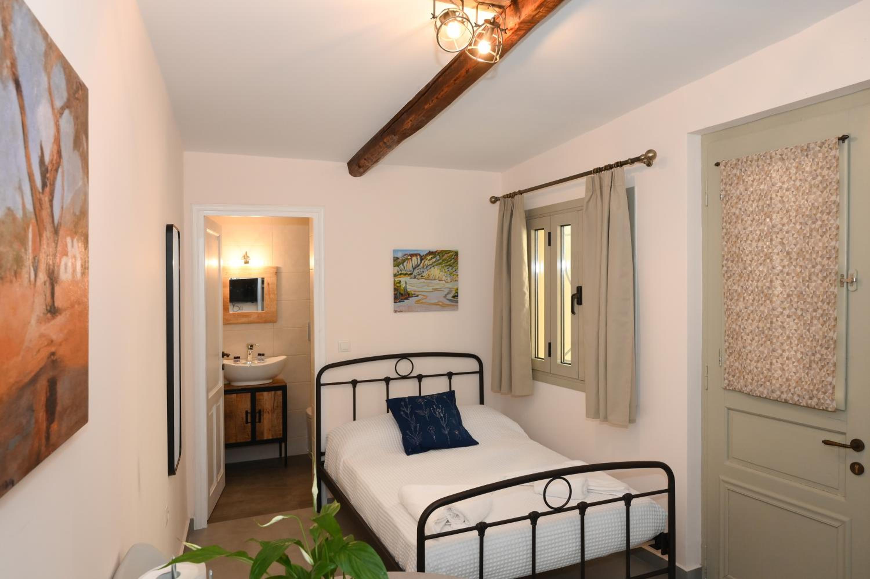 Standard Single Room photo 3