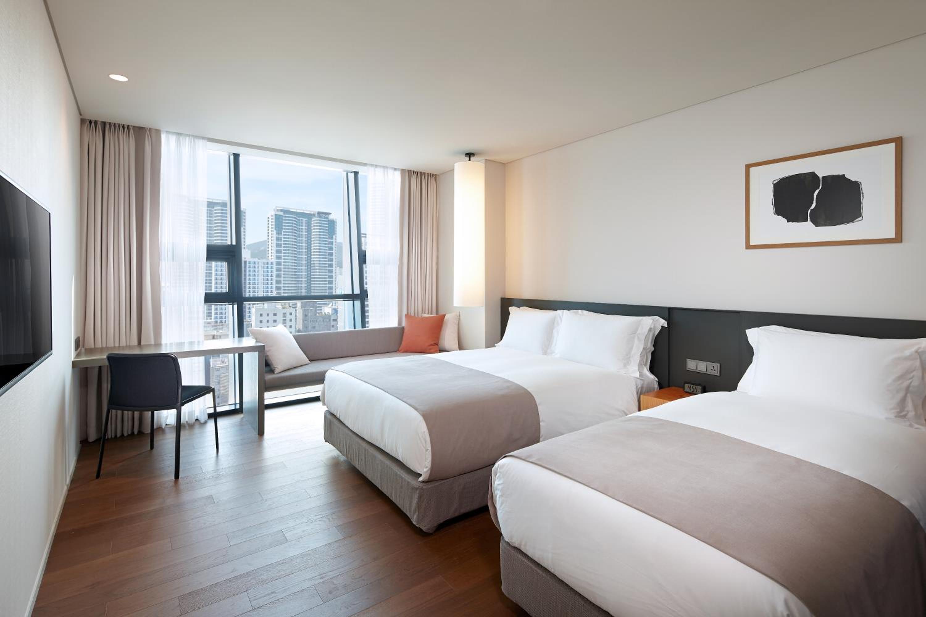 Premier Family Room with City View