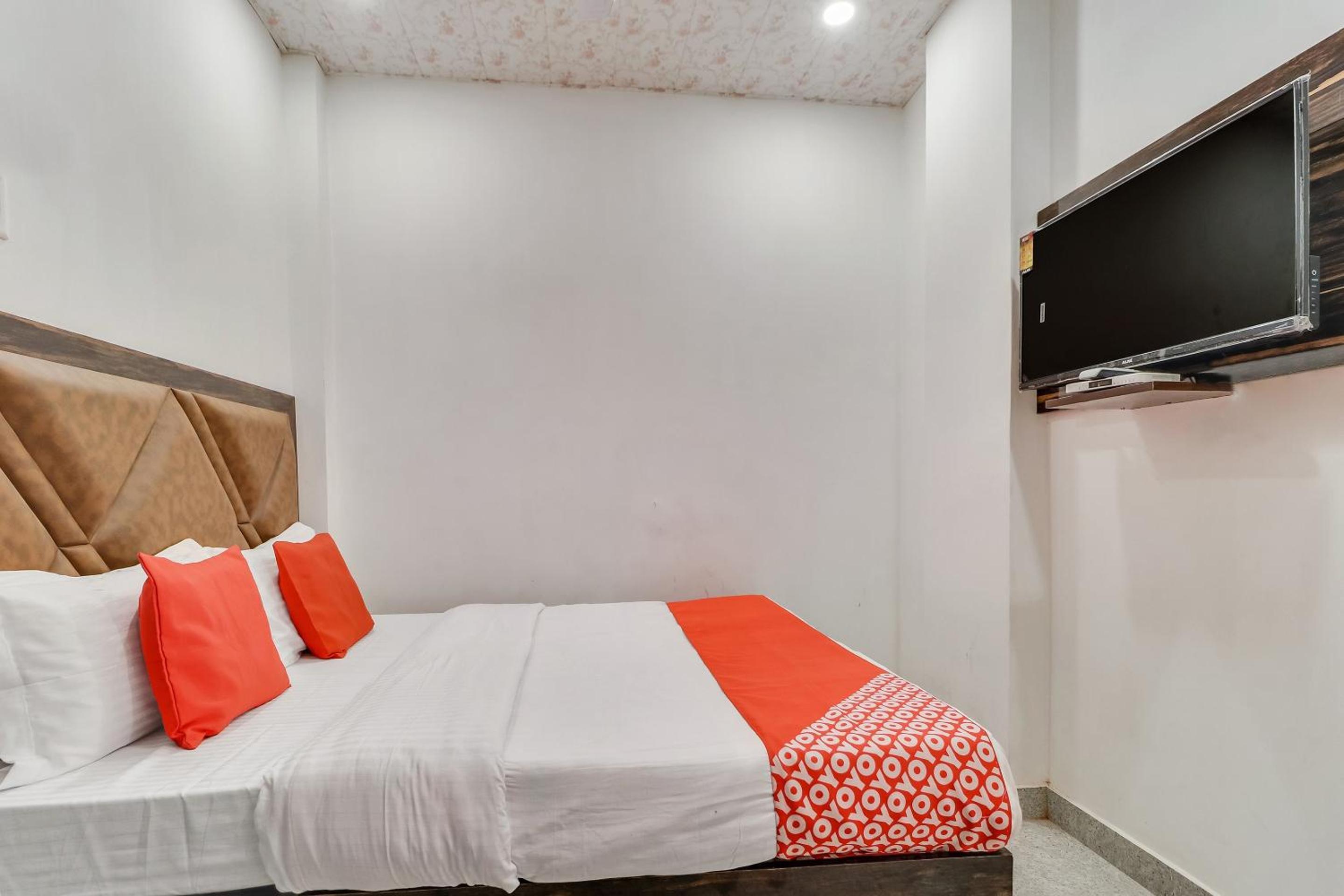 Classic Triple Room - Photo 28