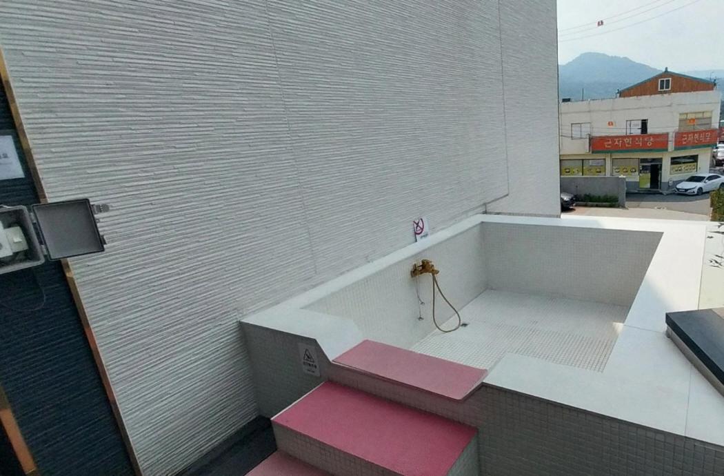 Suite with Terrace - Photo 8