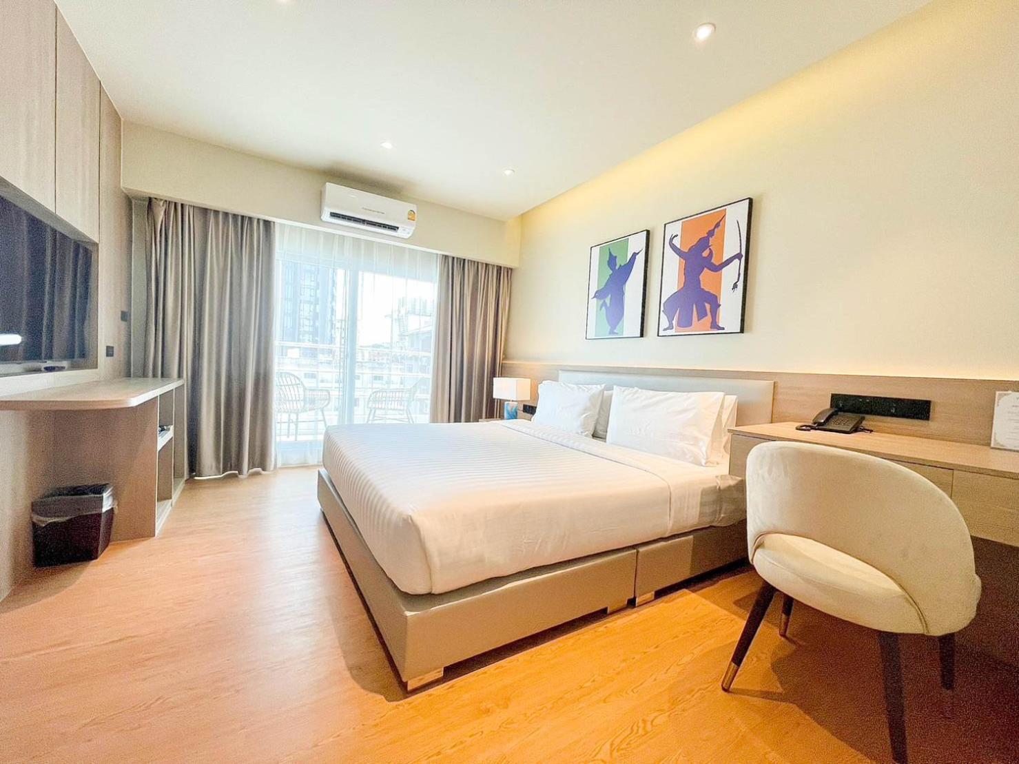 Deluxe Double or Twin Room with Balcony