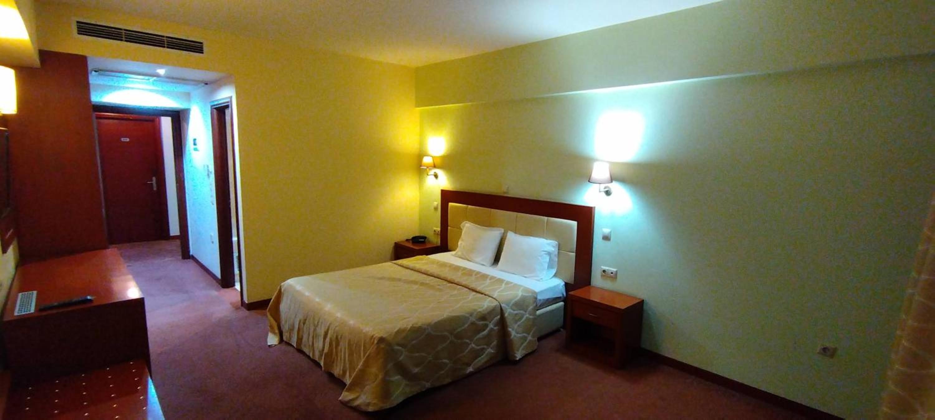 Double or Twin Room - Photo 2