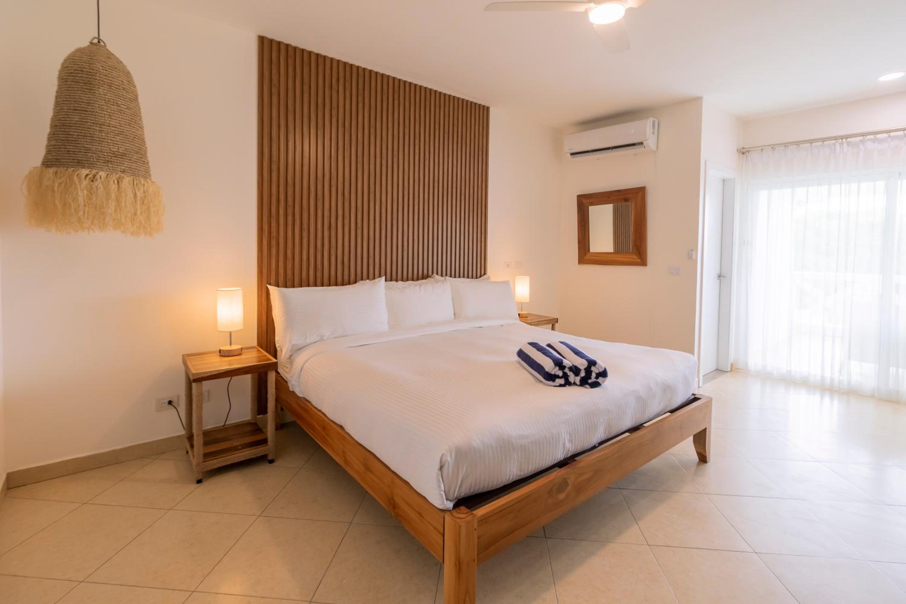 Deluxe King with Balcony Ocean View