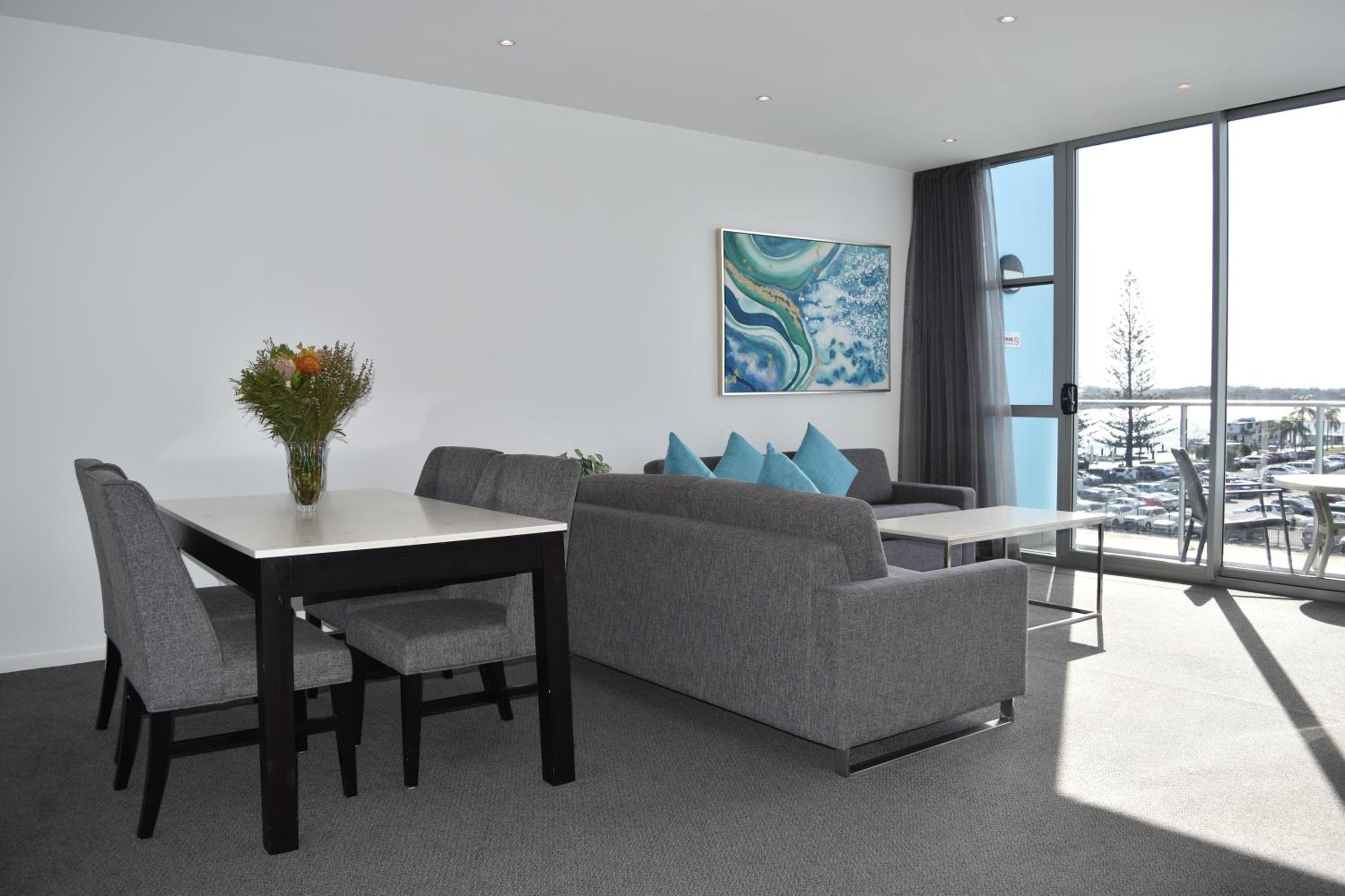 One-Bedroom Accessible Apartment photo 3