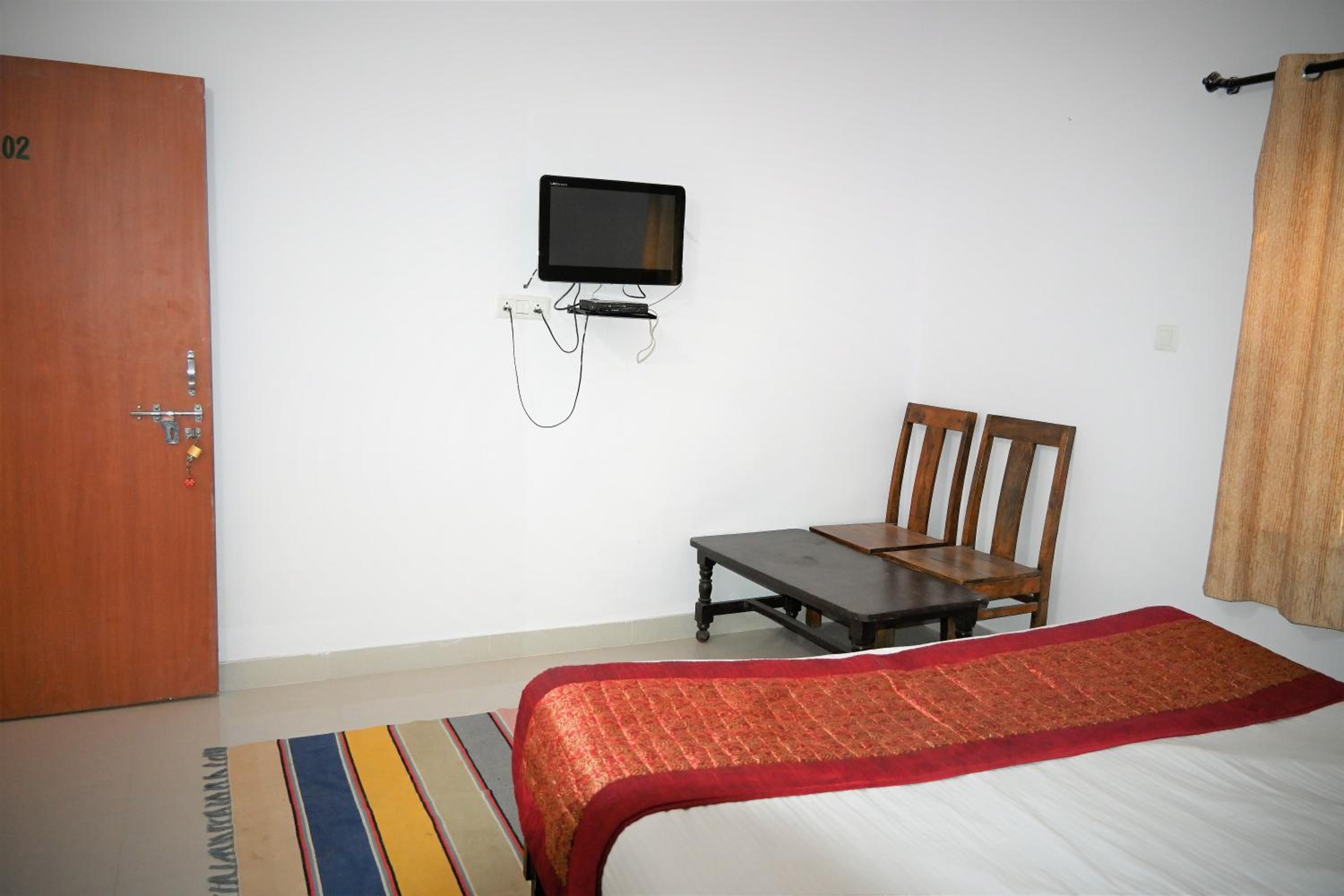 Double Room - Photo 11