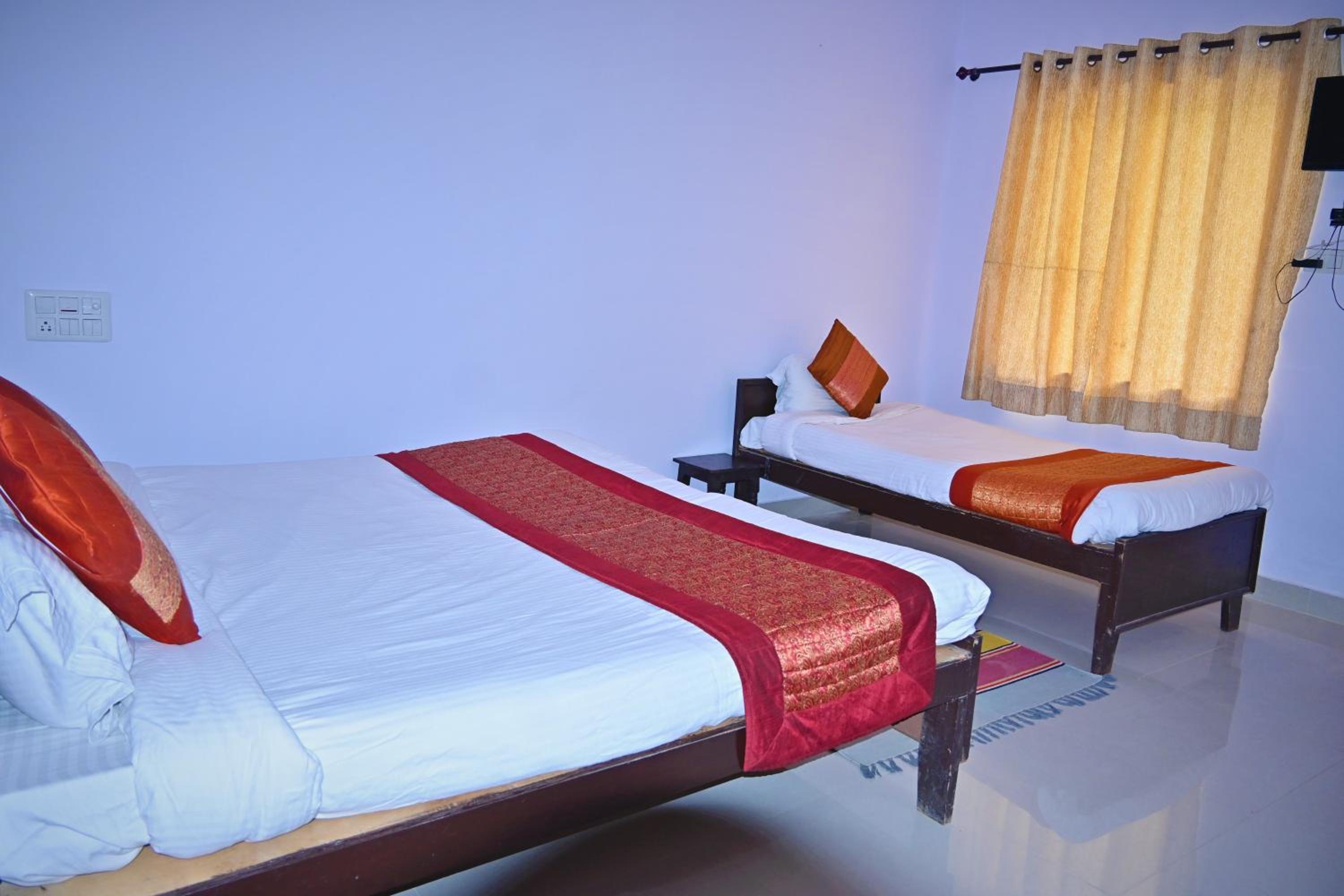 Double Room - Photo 5