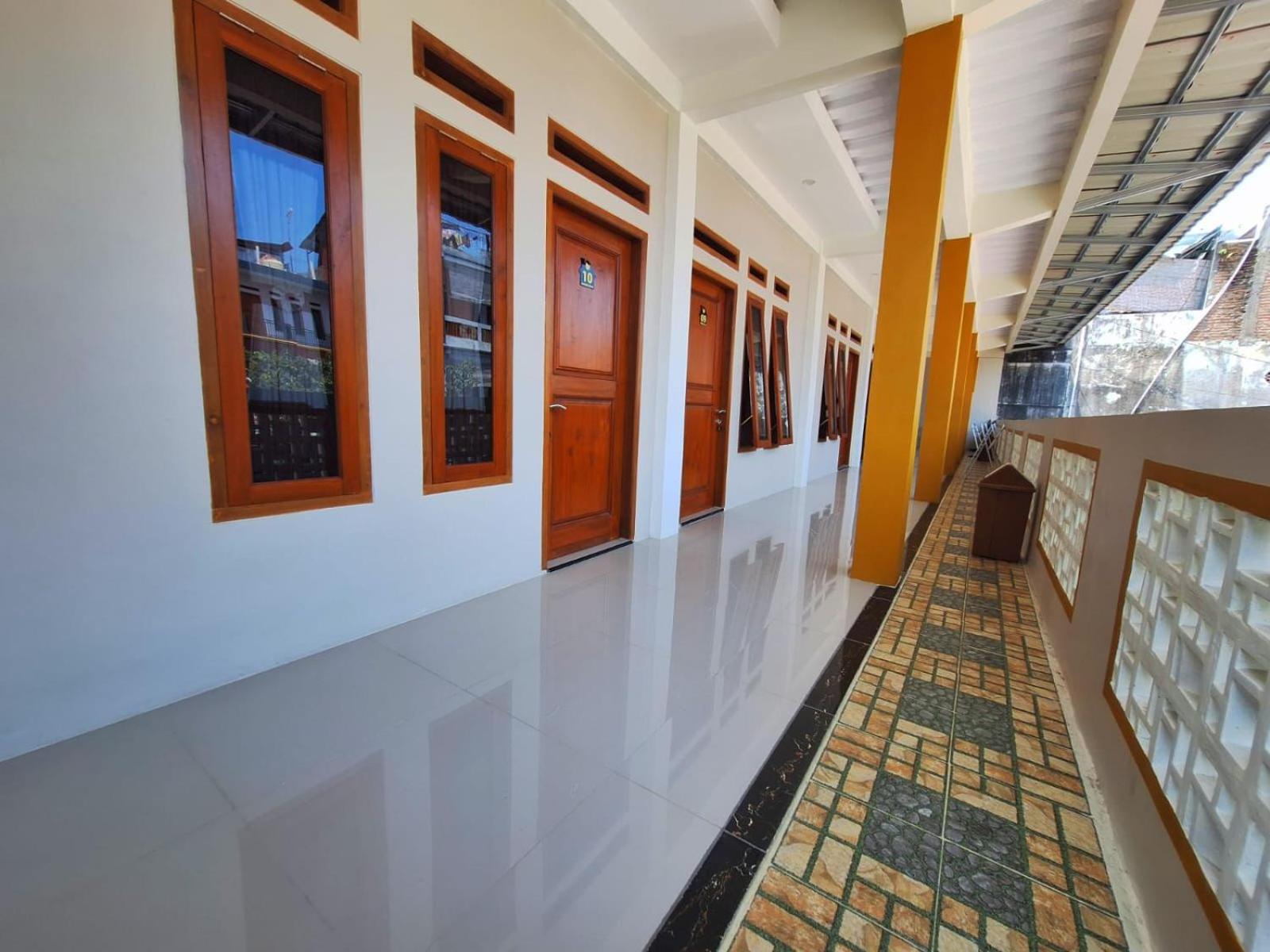 Deluxe Room (2 Adults + 1 Child) - Photo 7