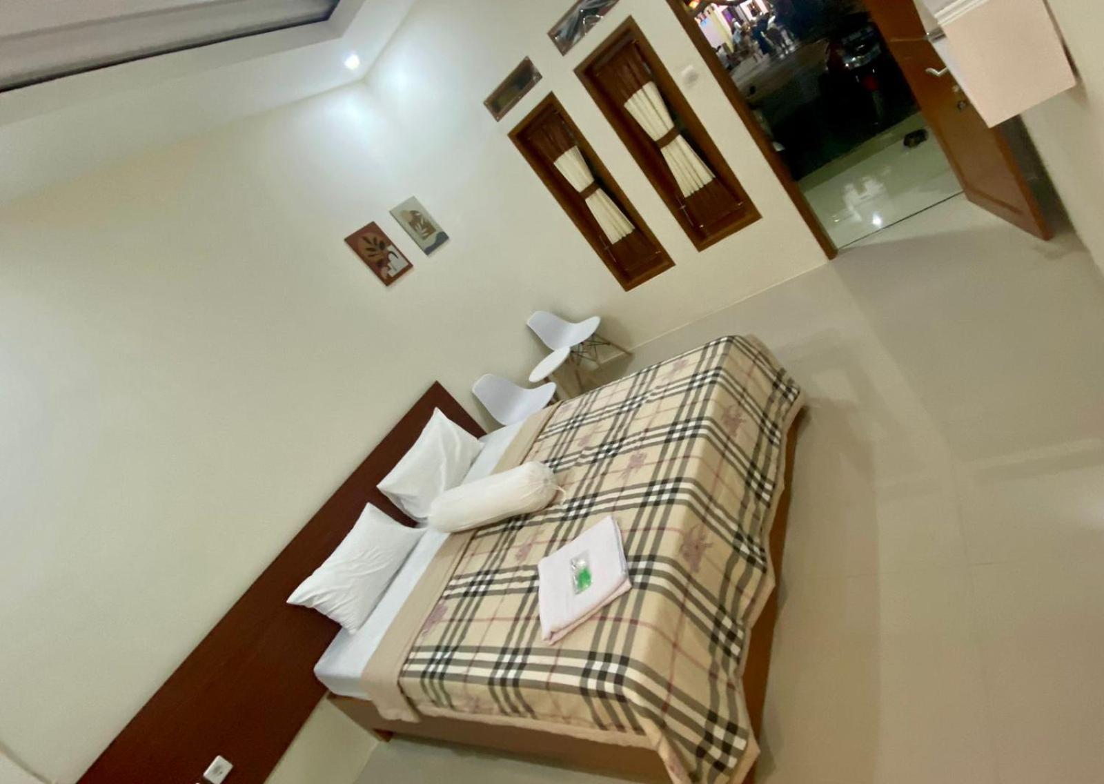 Deluxe Room (2 Adults + 1 Child) - Photo 9