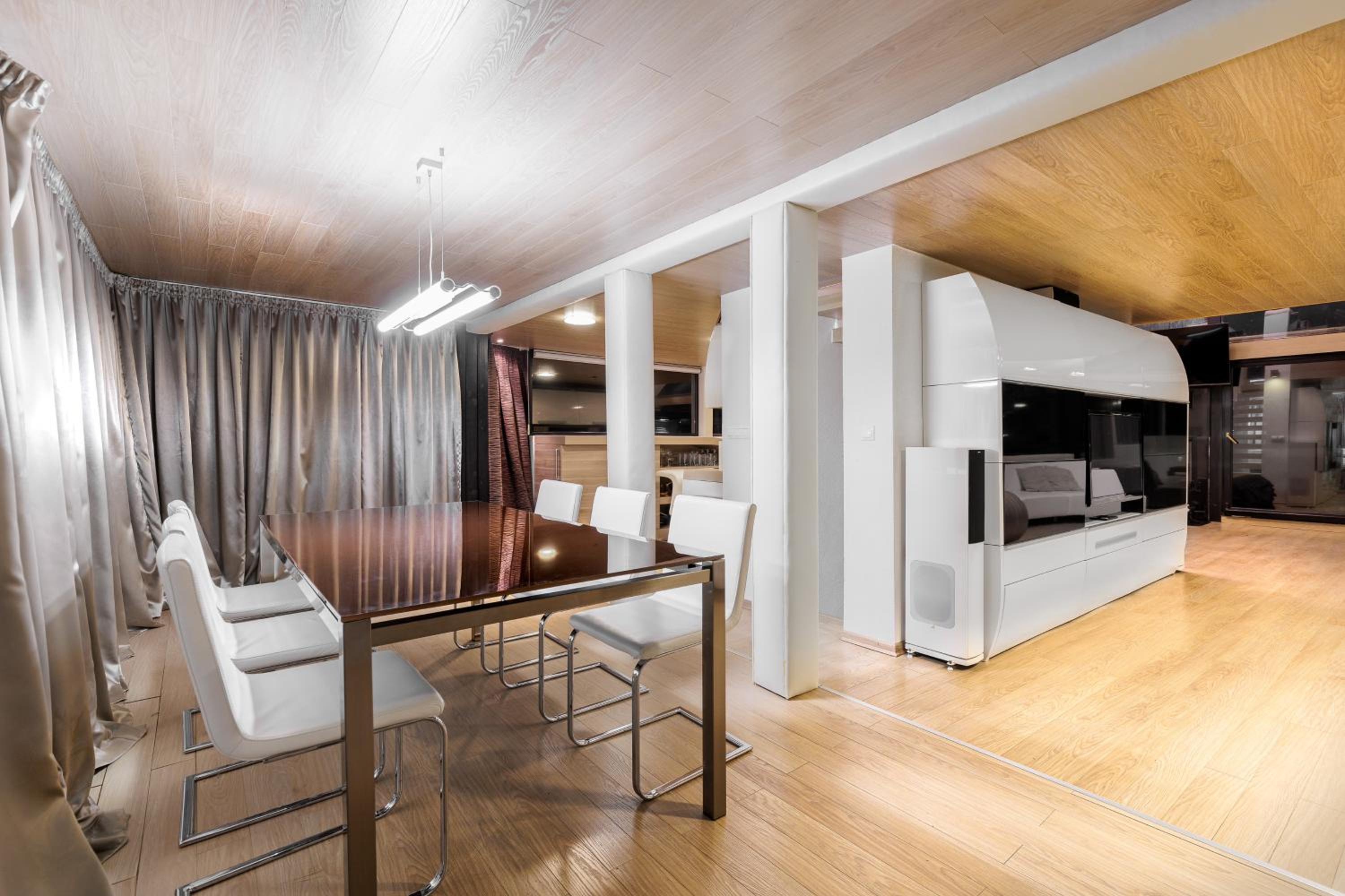 Four-Bedroom House photo 2