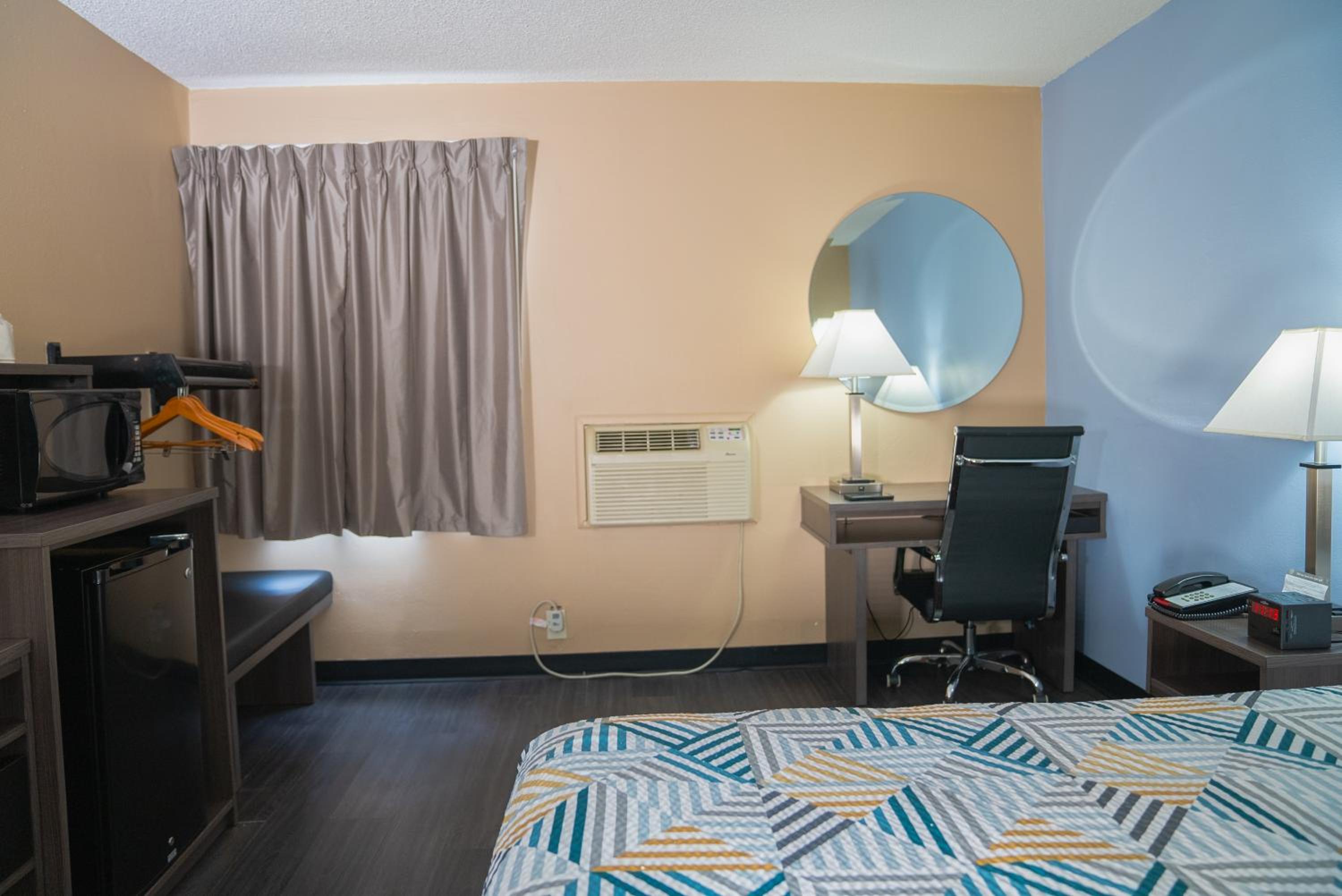Queen Room - Photo 2