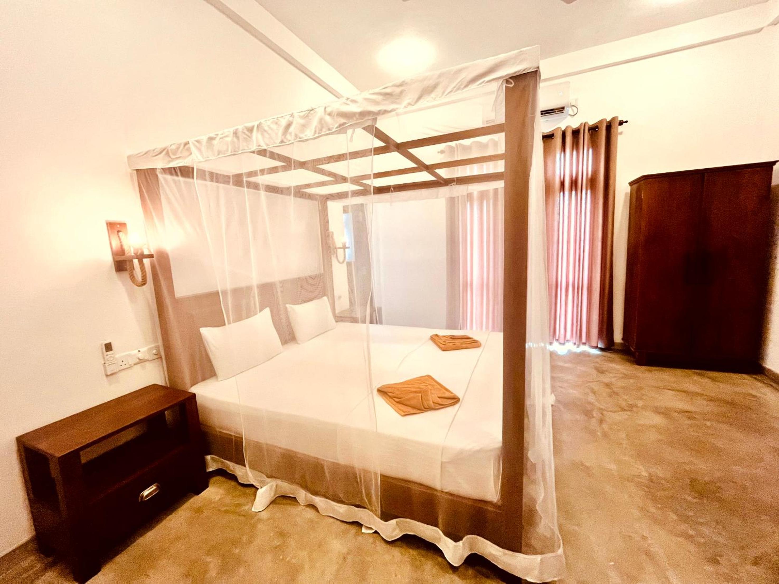 Budget Double Room photo 3