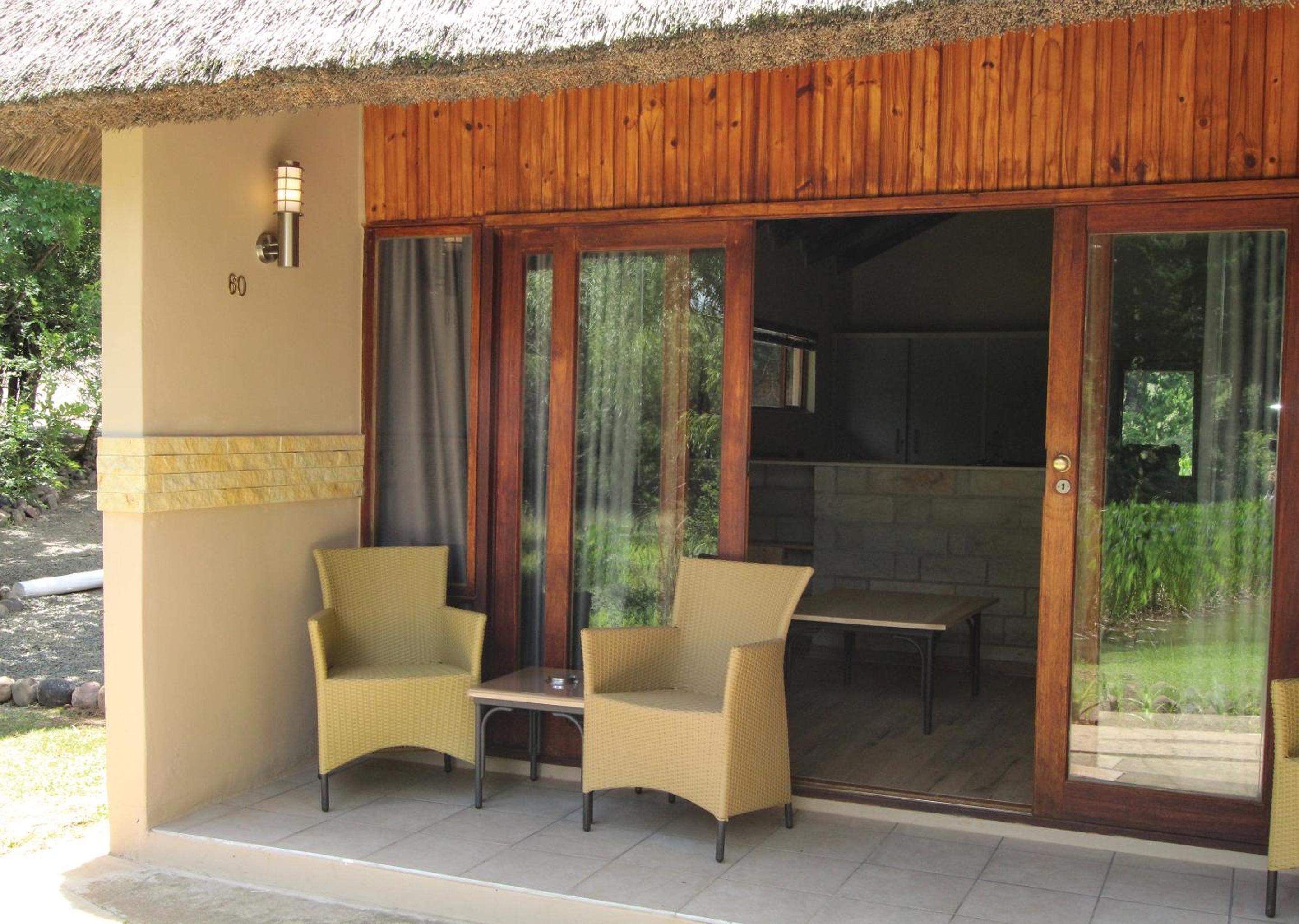 Garden Family Room - Photo 2