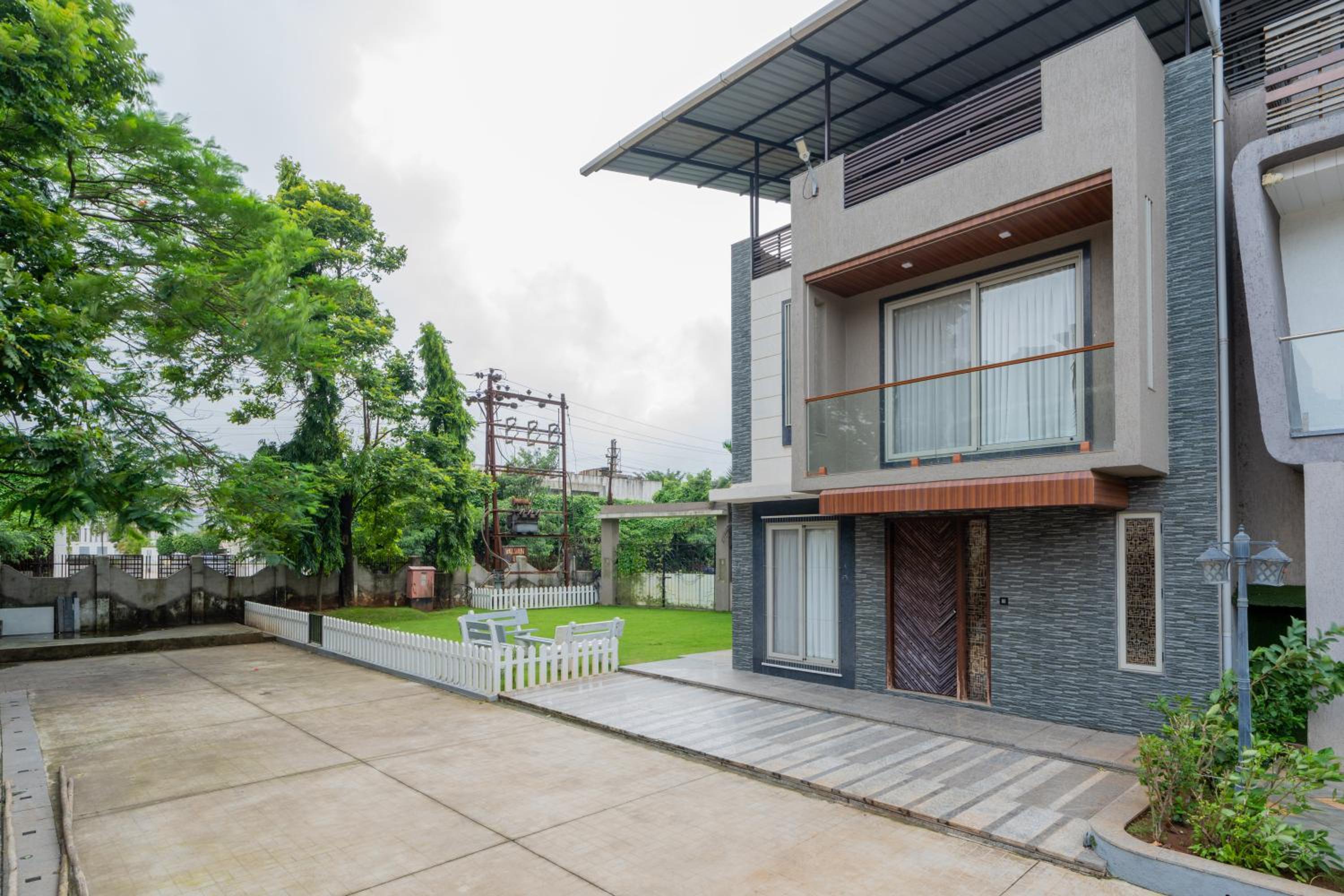 Three-Bedroom Villa photo 3