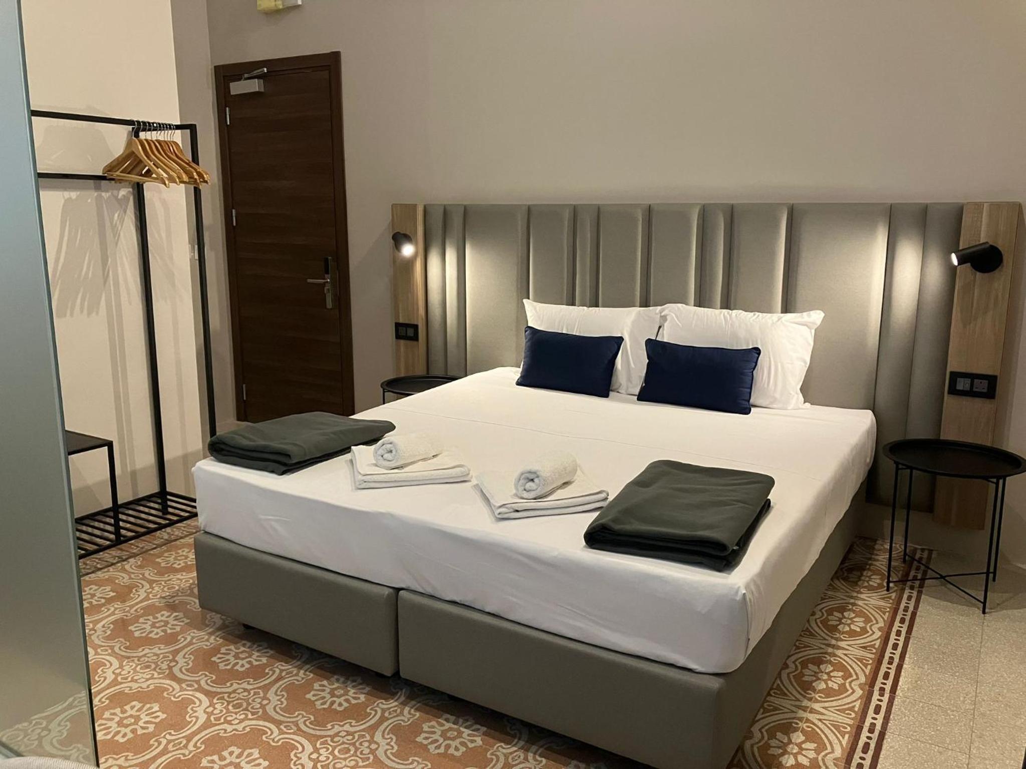 Superior Double or Twin Room with City View photo 1