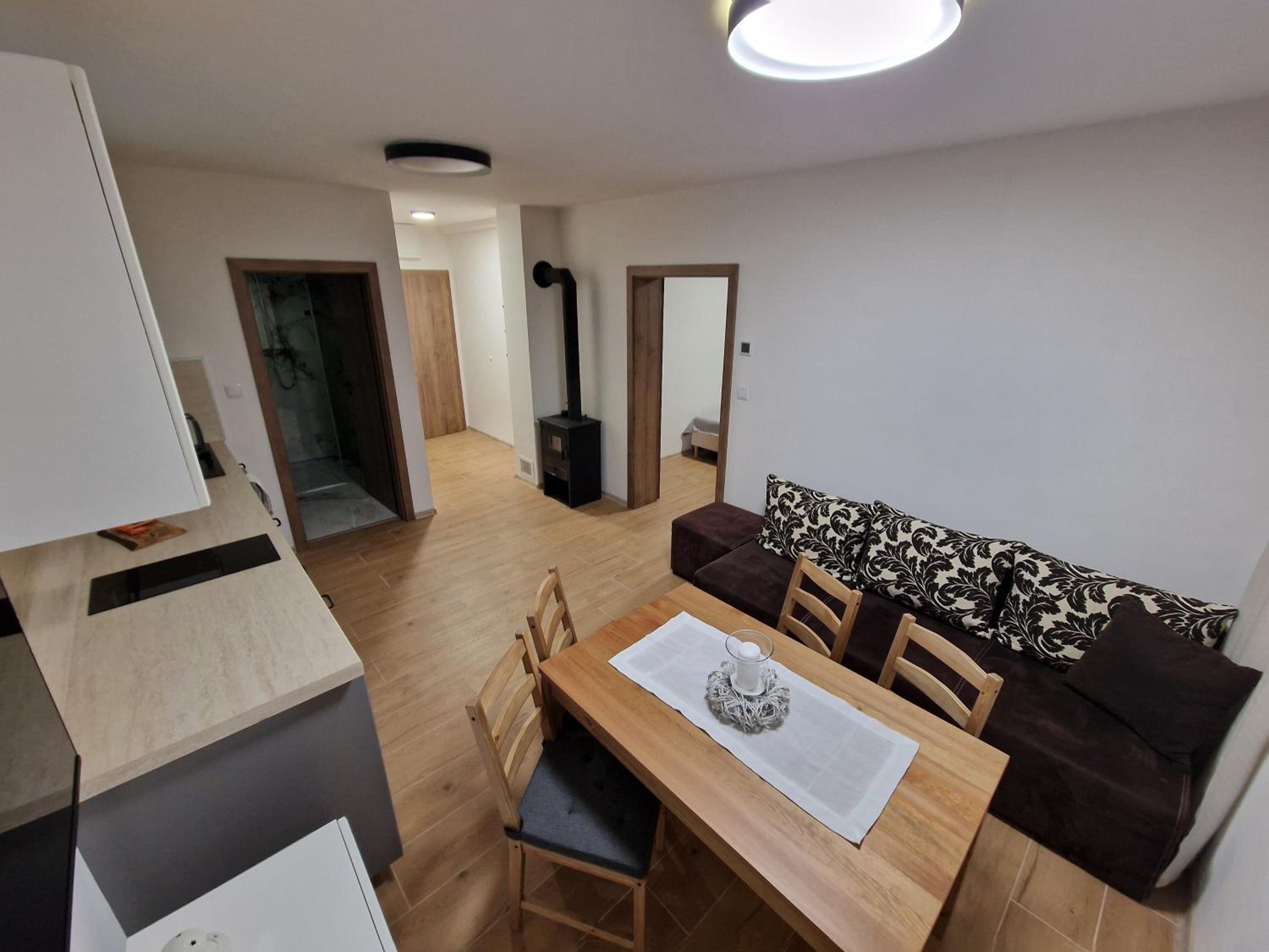 One-Bedroom Apartment photo 1