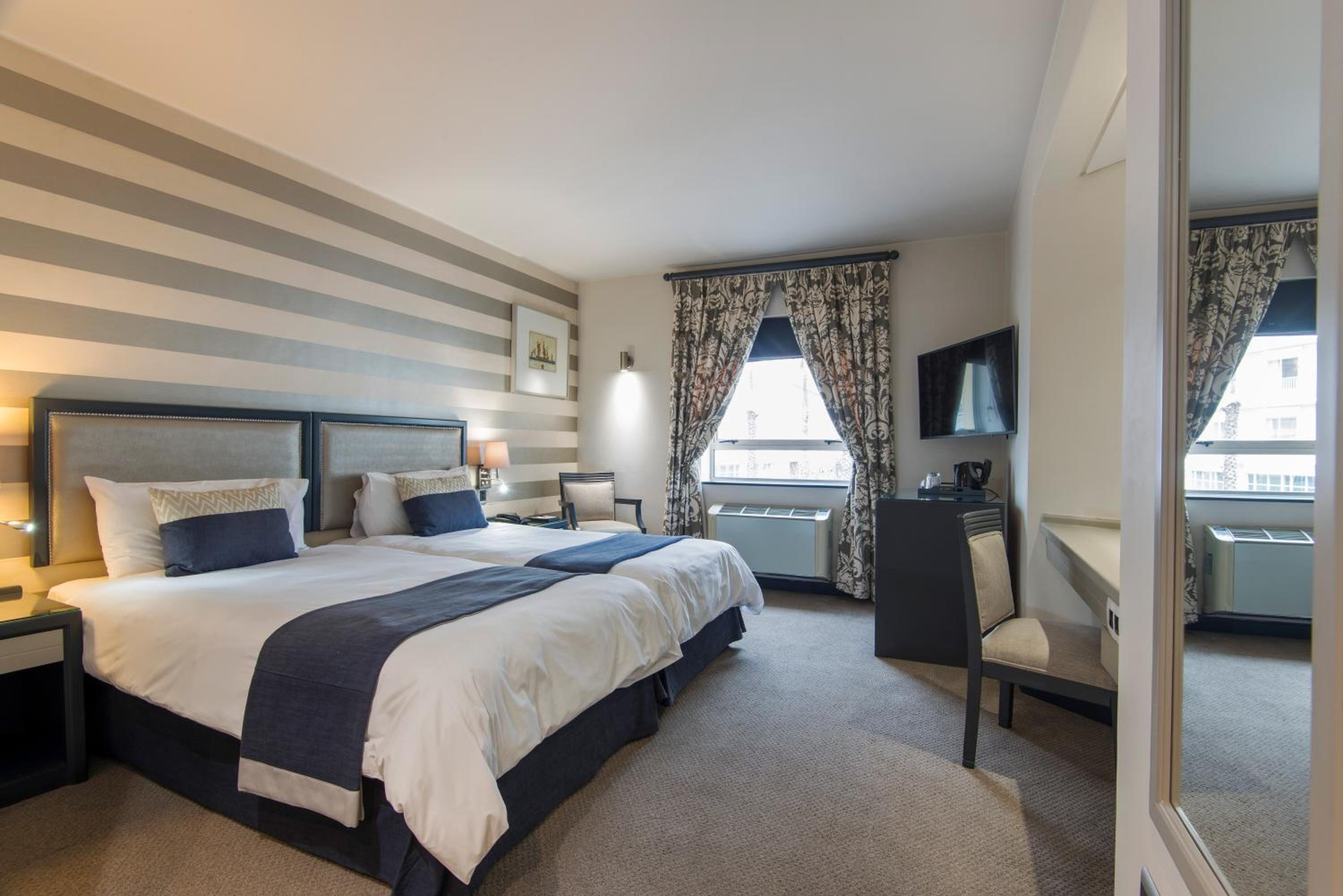 Standard Twin Room - Photo 2