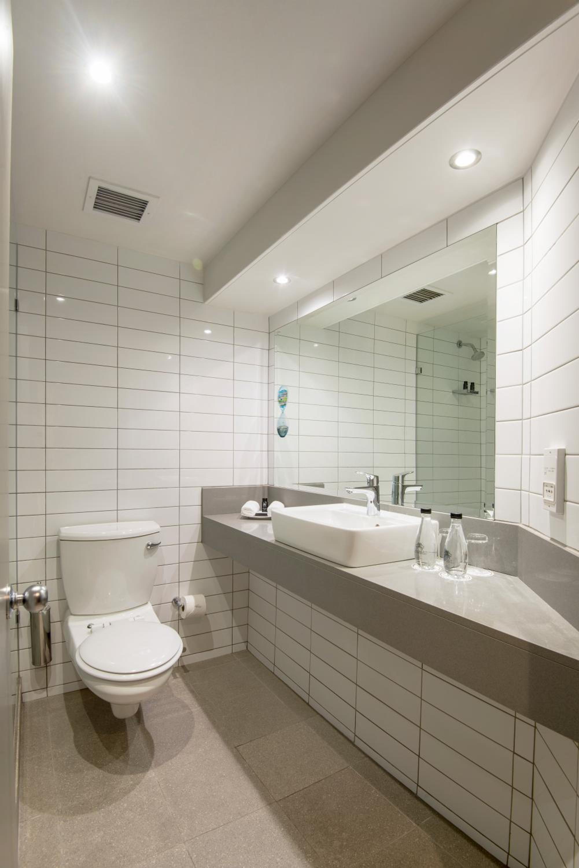 Standard Twin Room - Photo 4
