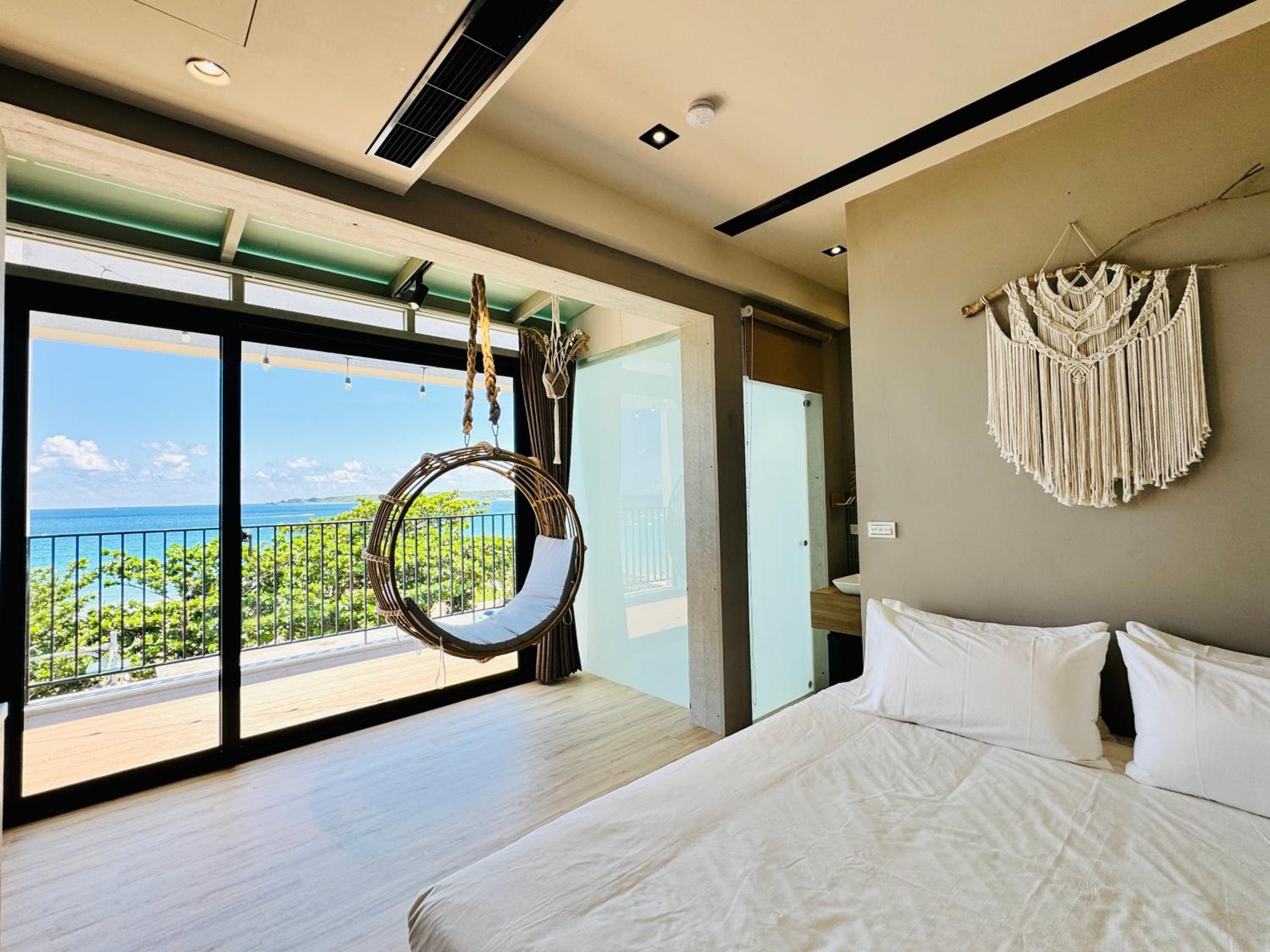 Deluxe Double Room with Terrace and Sea View