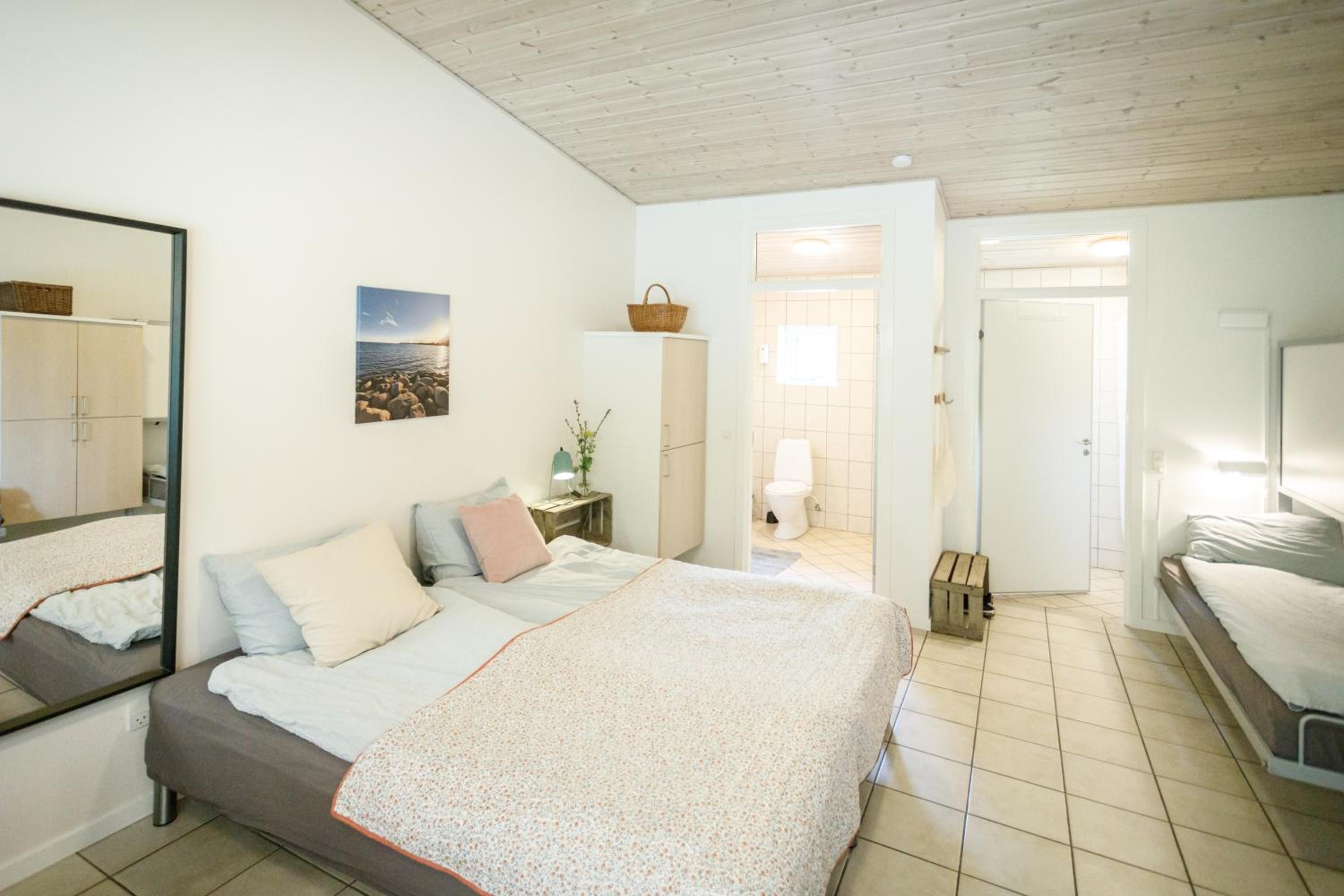 Family Room with Bathroom photo 1