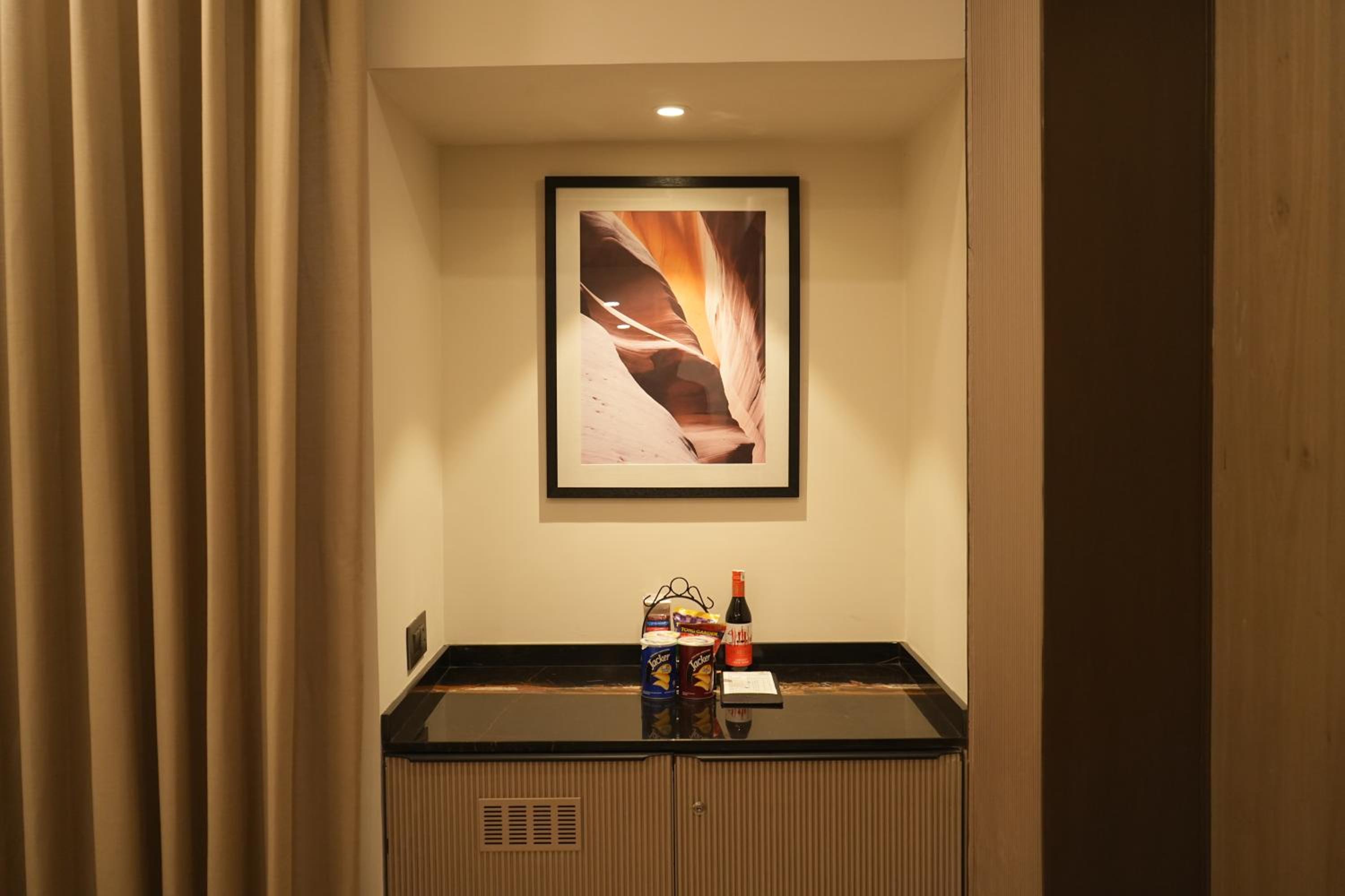 Club Room with complimentary breakfast, 15% Discount on F&B  - Photo 8
