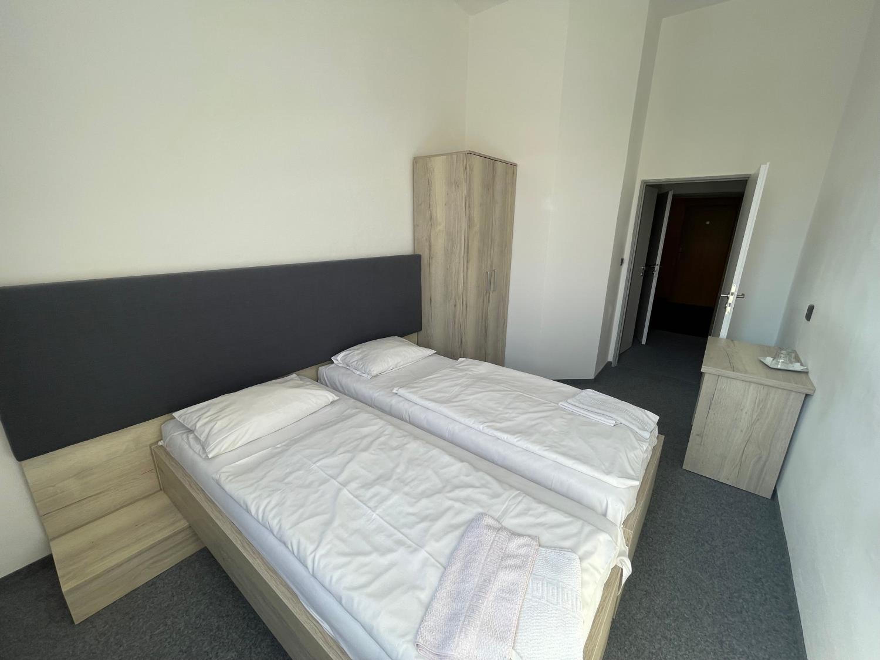 Double or Twin Room photo 3