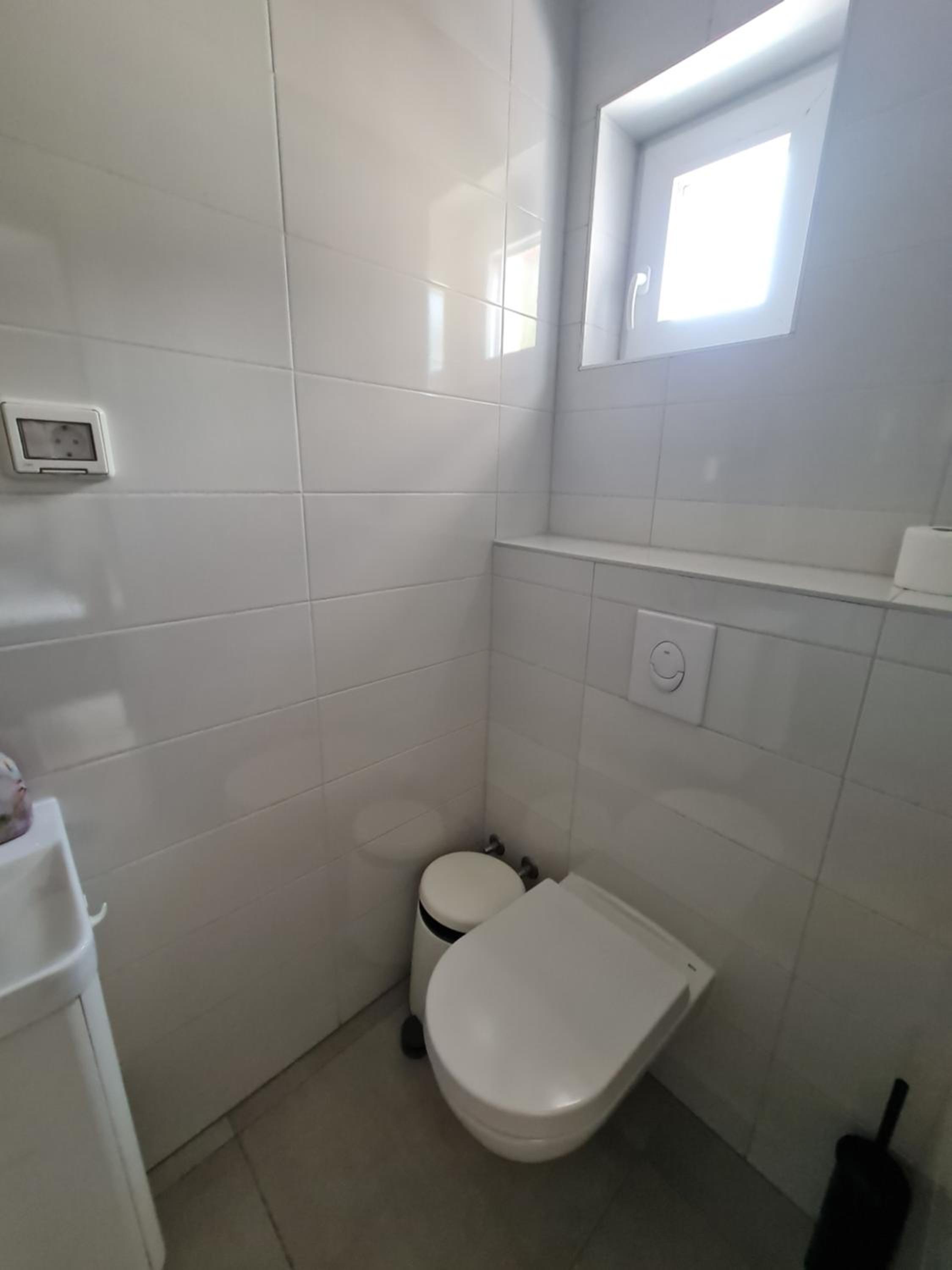 Quadruple Room with Bathroom - Photo 5