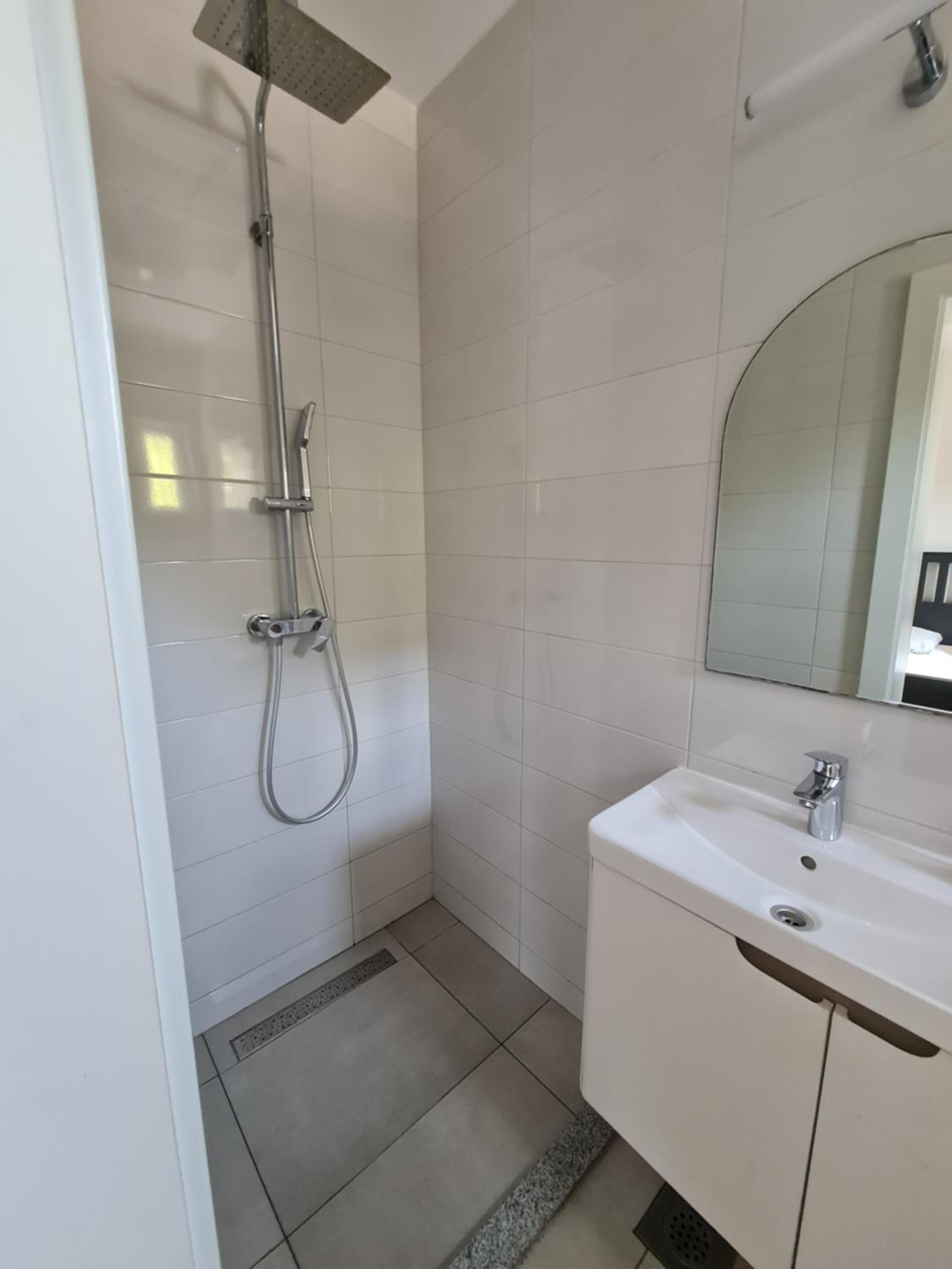 Quadruple Room with Bathroom - Photo 6