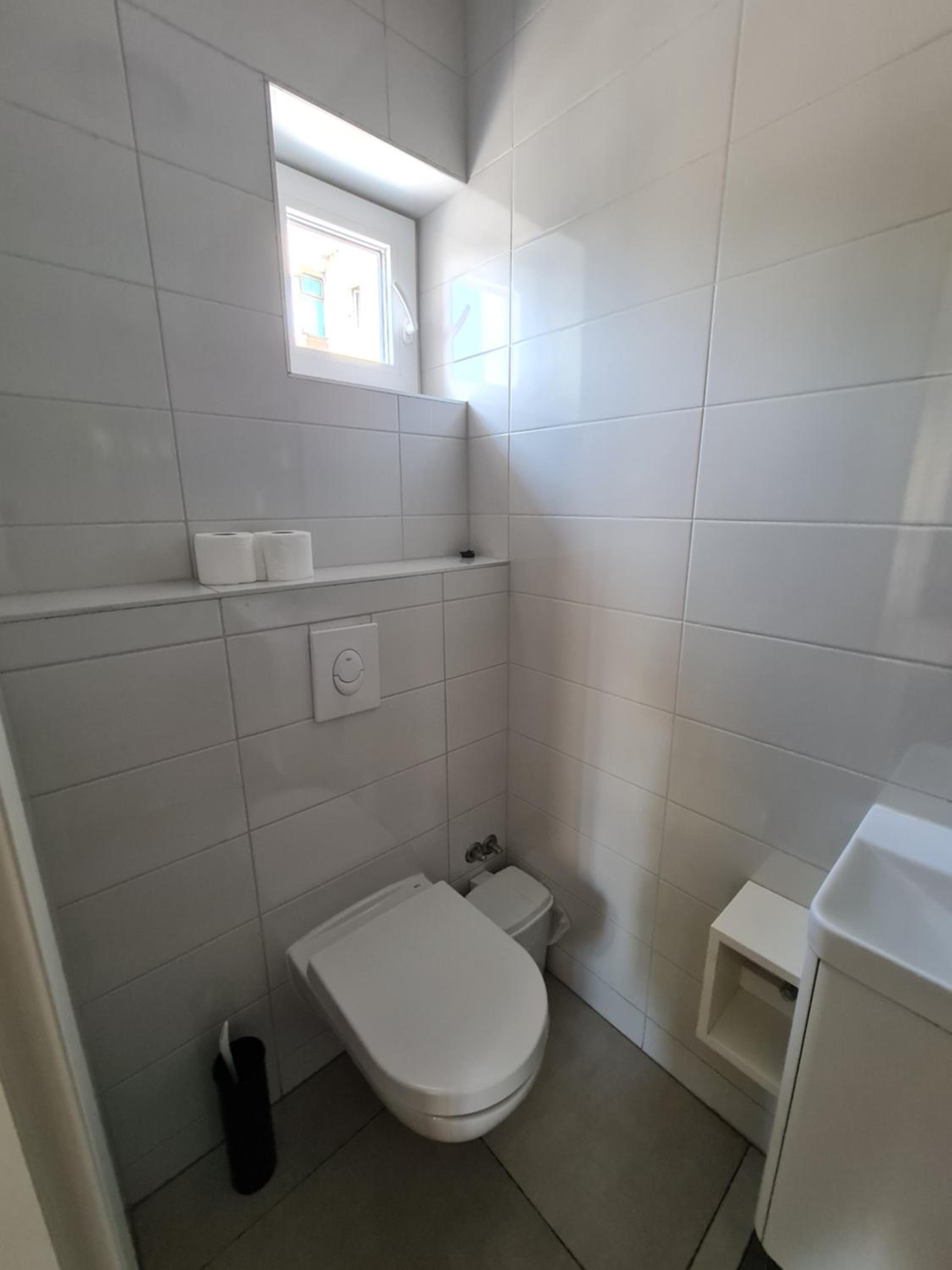 Quadruple Room with Bathroom - Photo 9