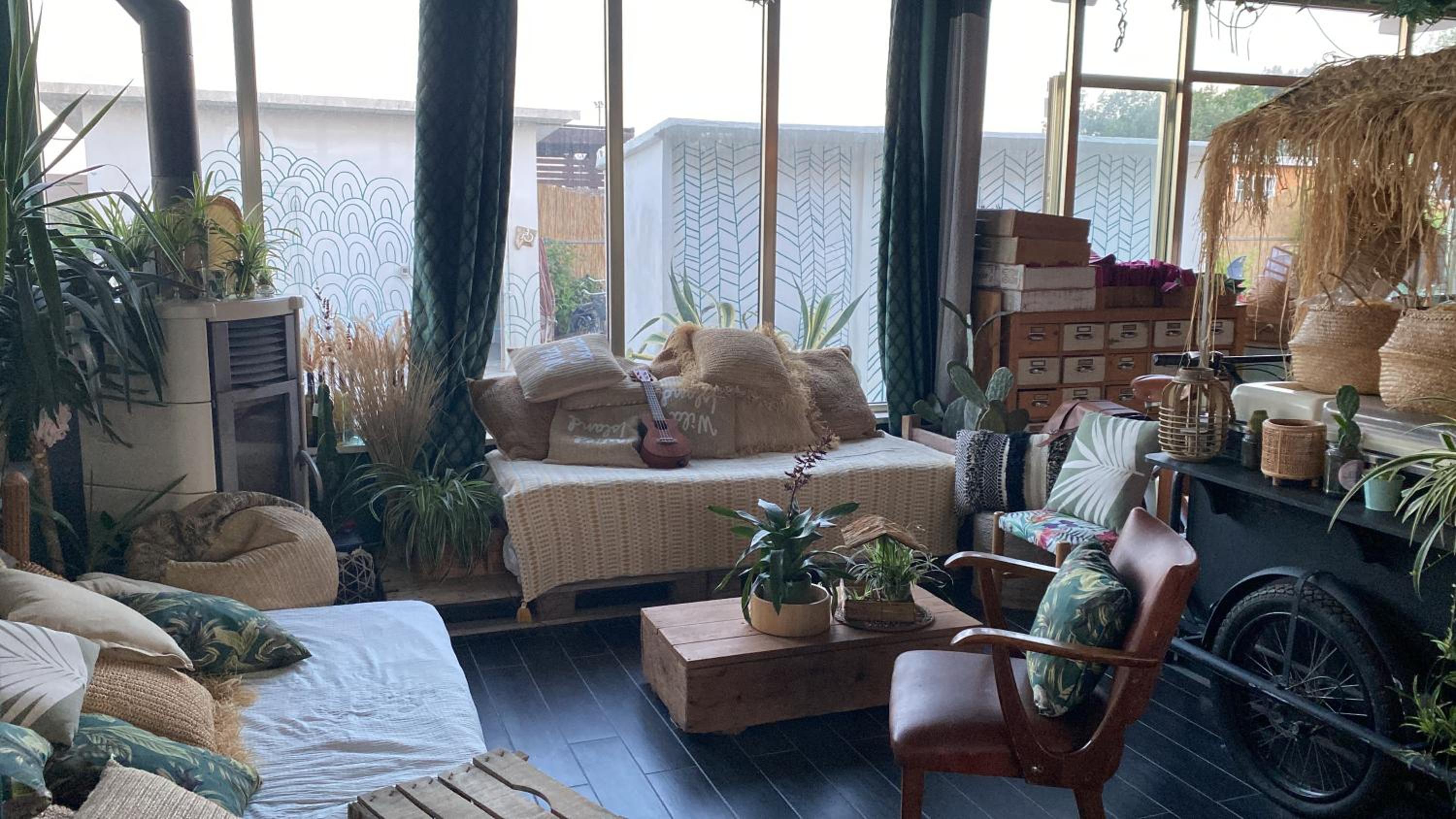 Three-Bedroom House photo 2