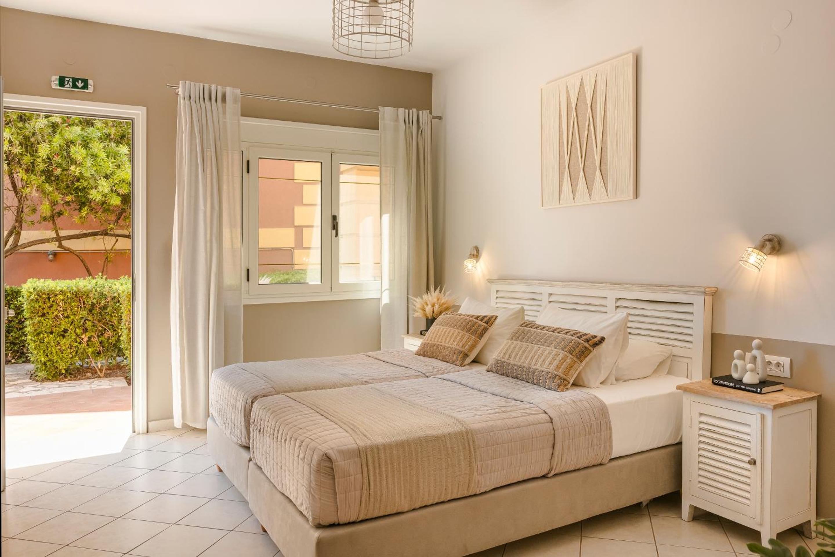 Standard Room with Garden View - Photo 22