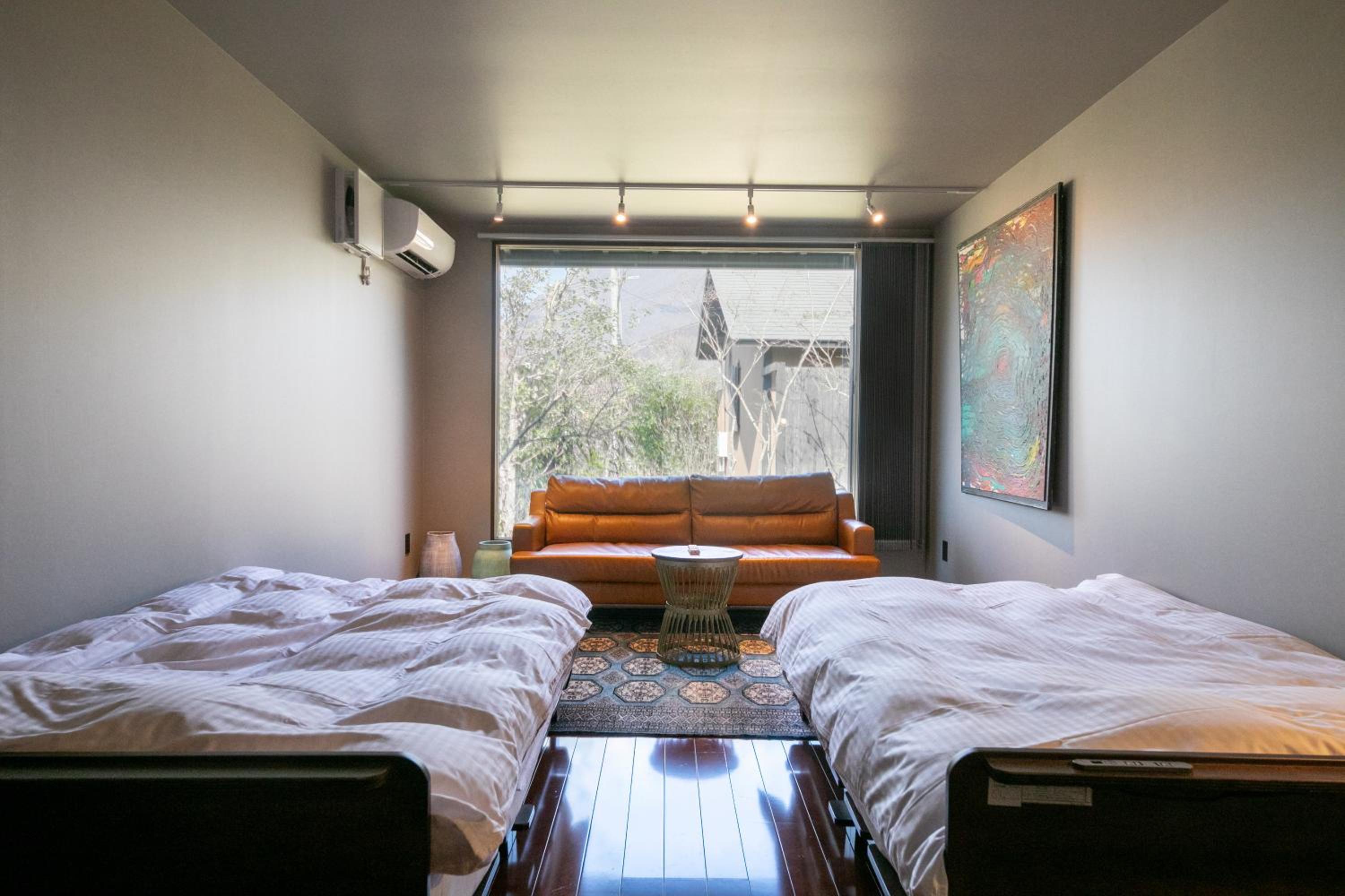 Semi-Suite Japanese Western Style Room with Open Air-Bath (40㎡) Non-Smoking photo 2