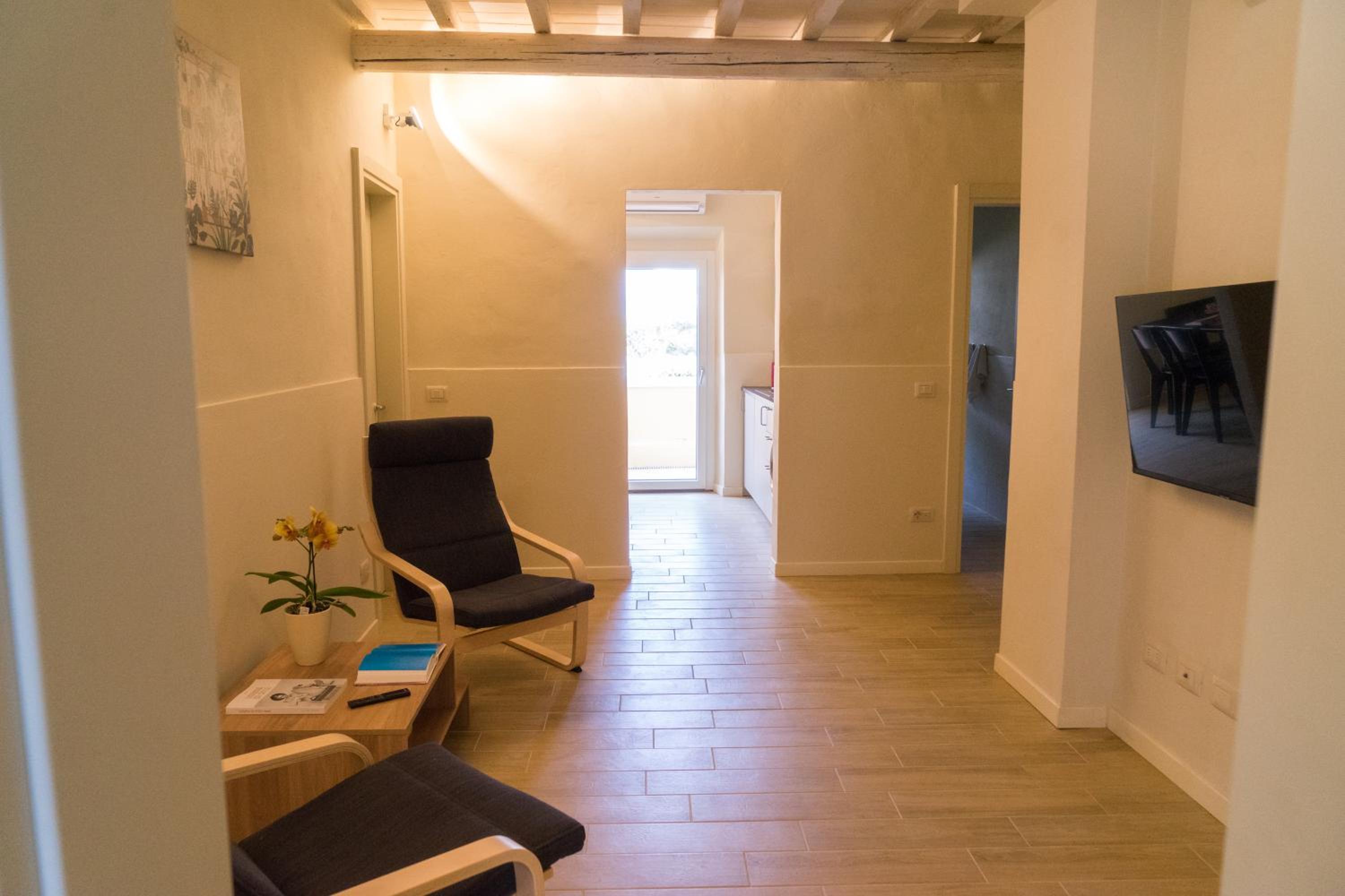 One-Bedroom Apartment photo 1